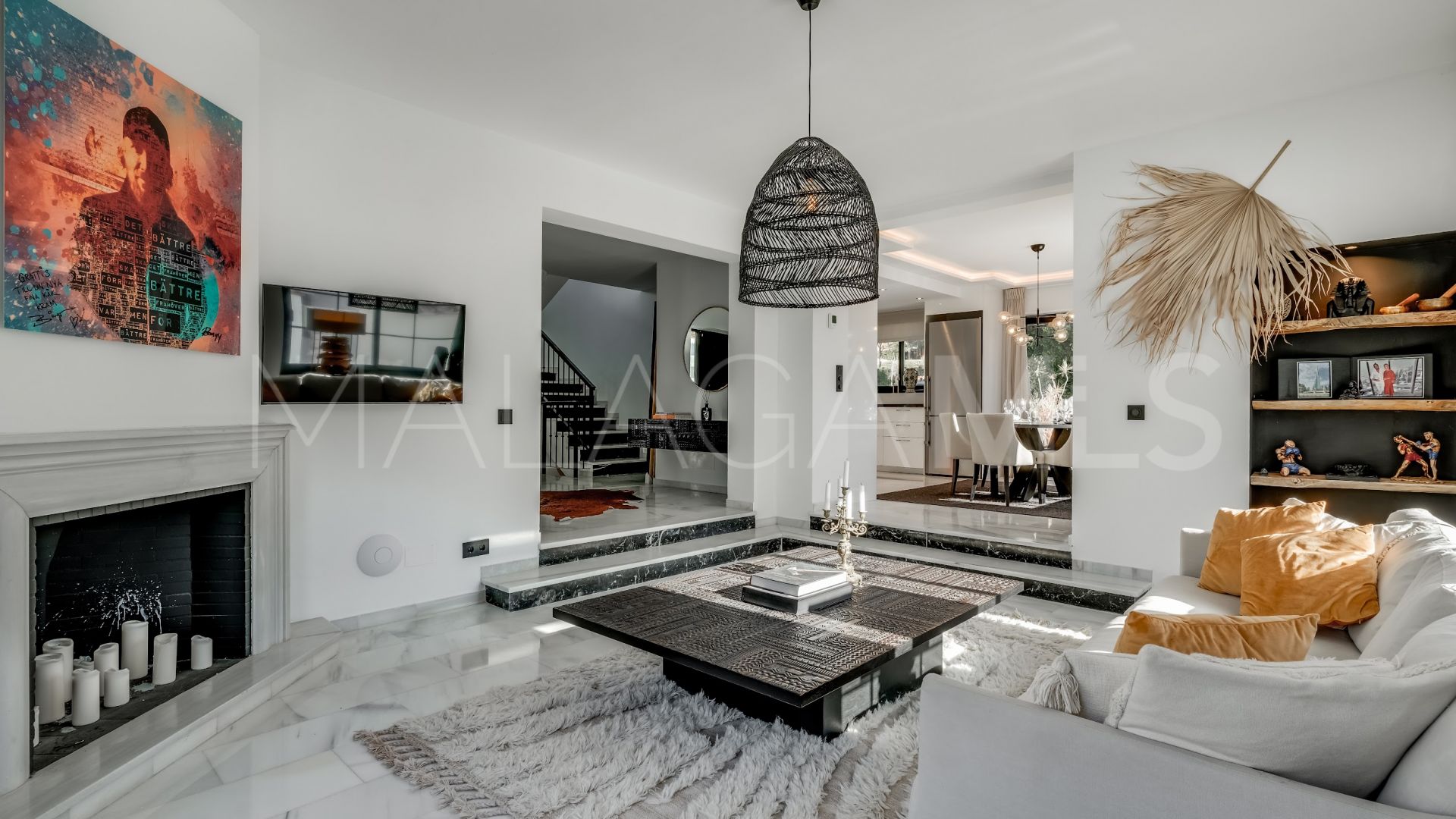 Villa for sale in Nueva Andalucia with 5 bedrooms