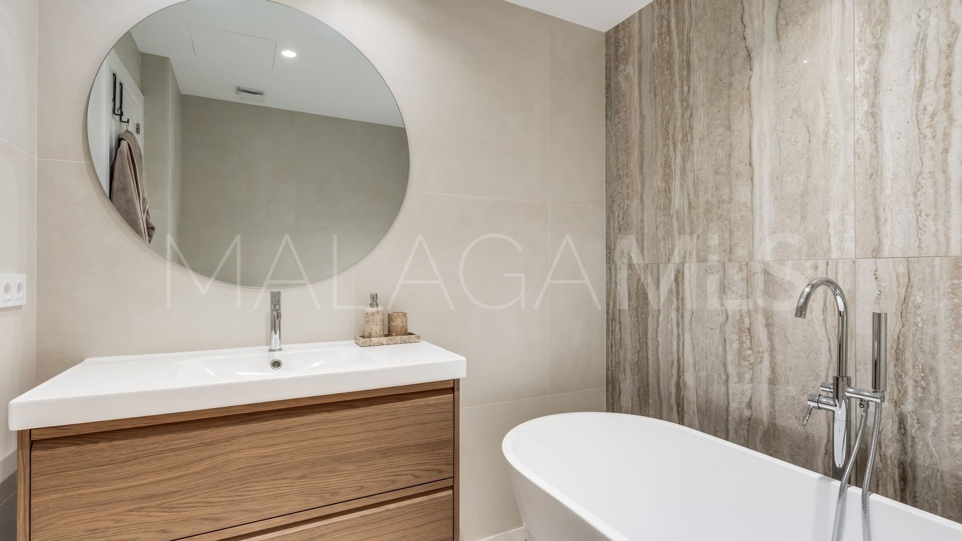 Buy apartamento in Benahavis de 3 bedrooms