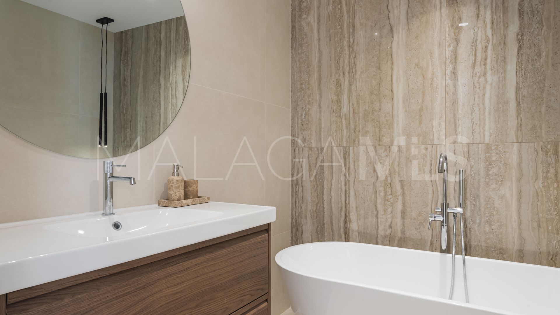 Buy apartamento in Benahavis de 3 bedrooms