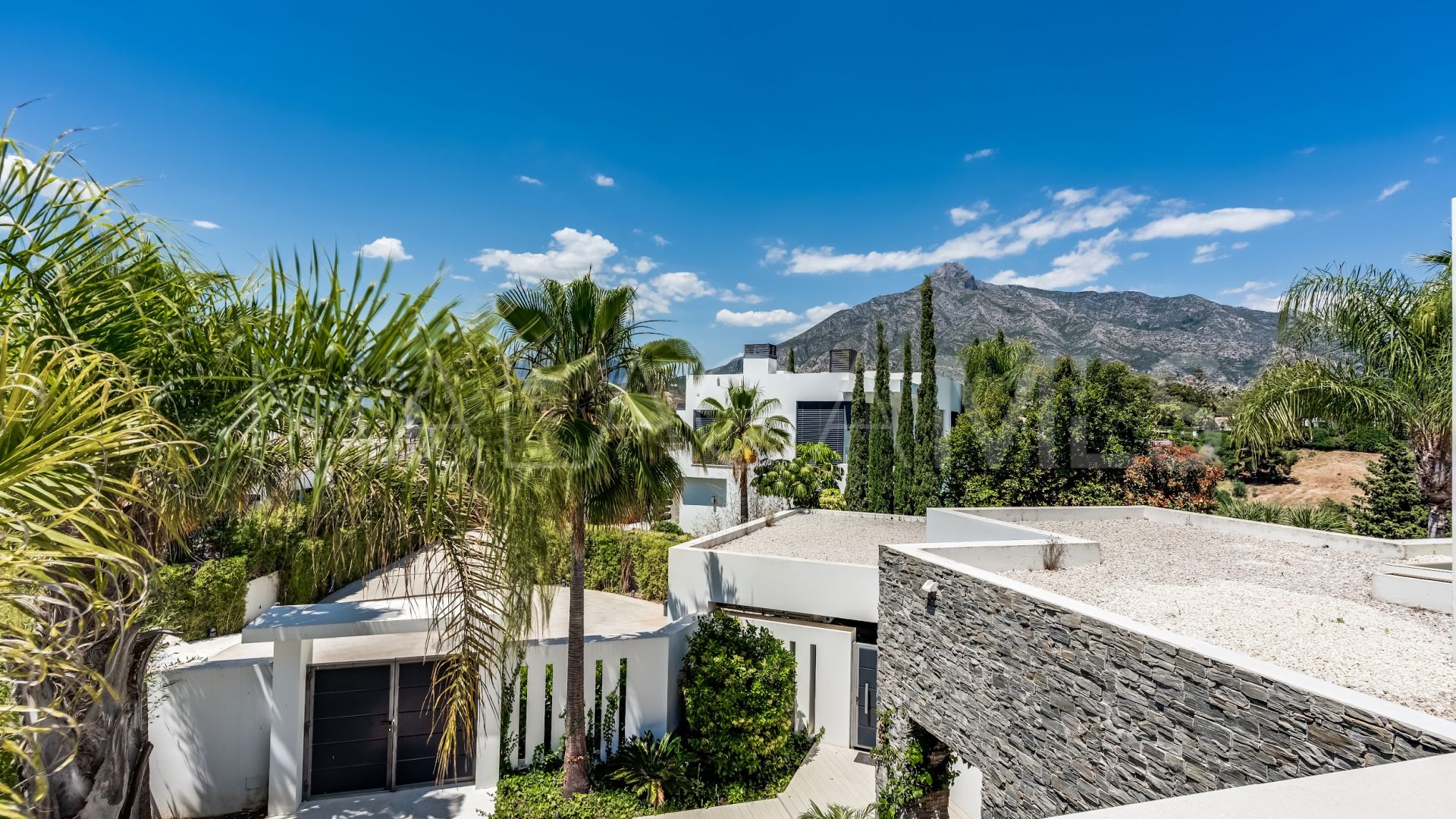 For sale villa in Las Lomas del Marbella Club