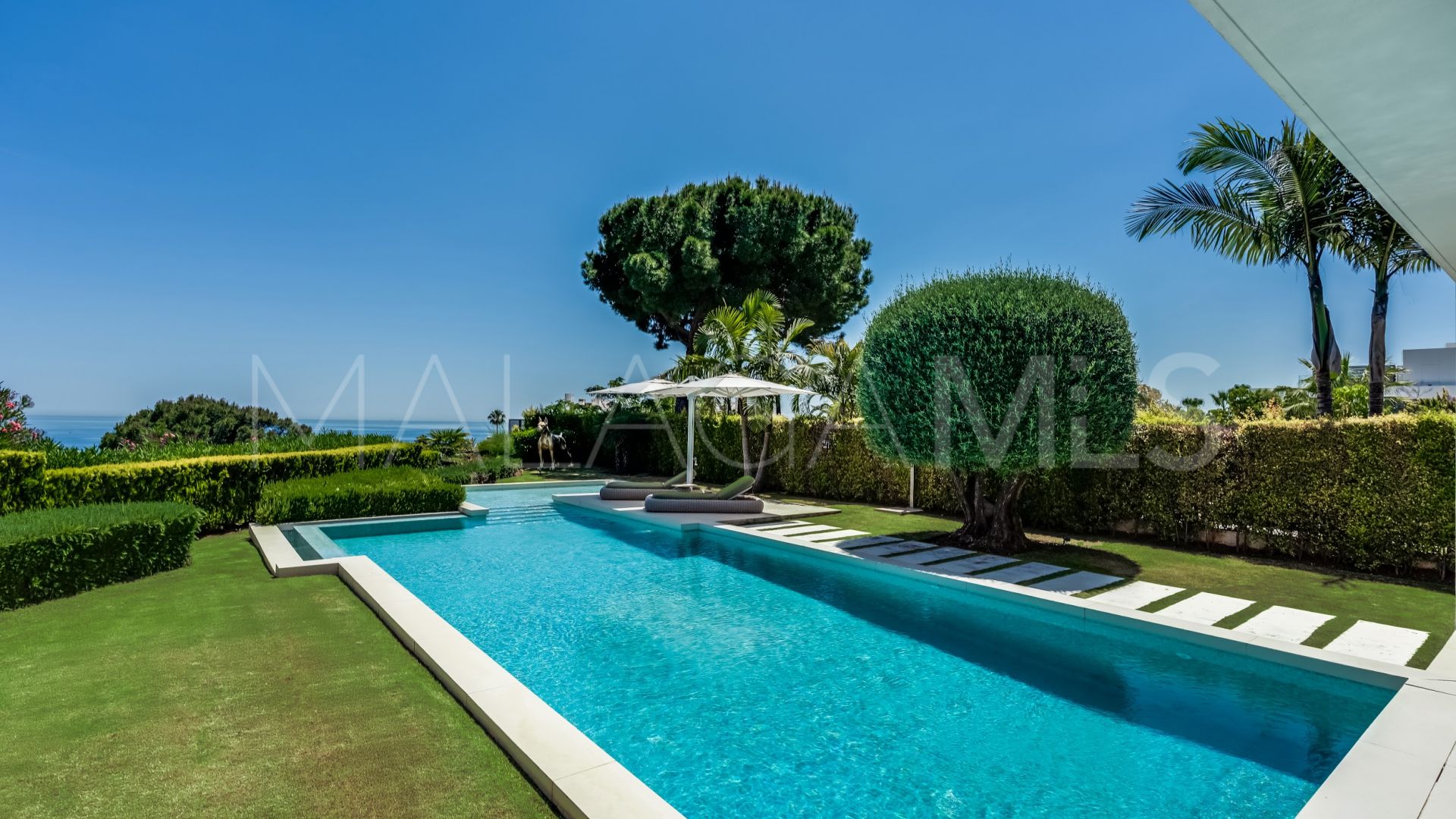 For sale villa in Las Lomas del Marbella Club