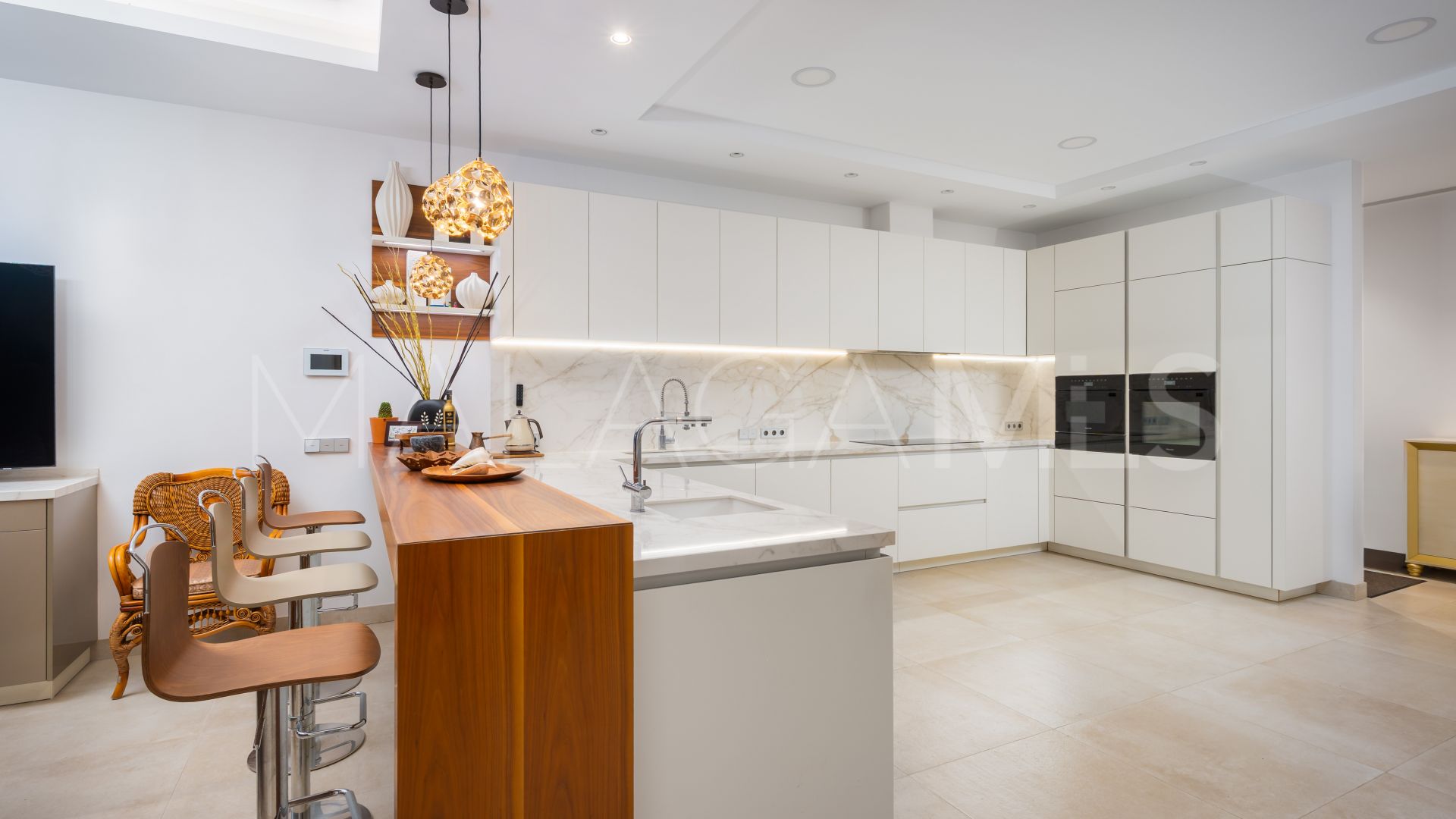 Villa for sale in Guadalmina Baja