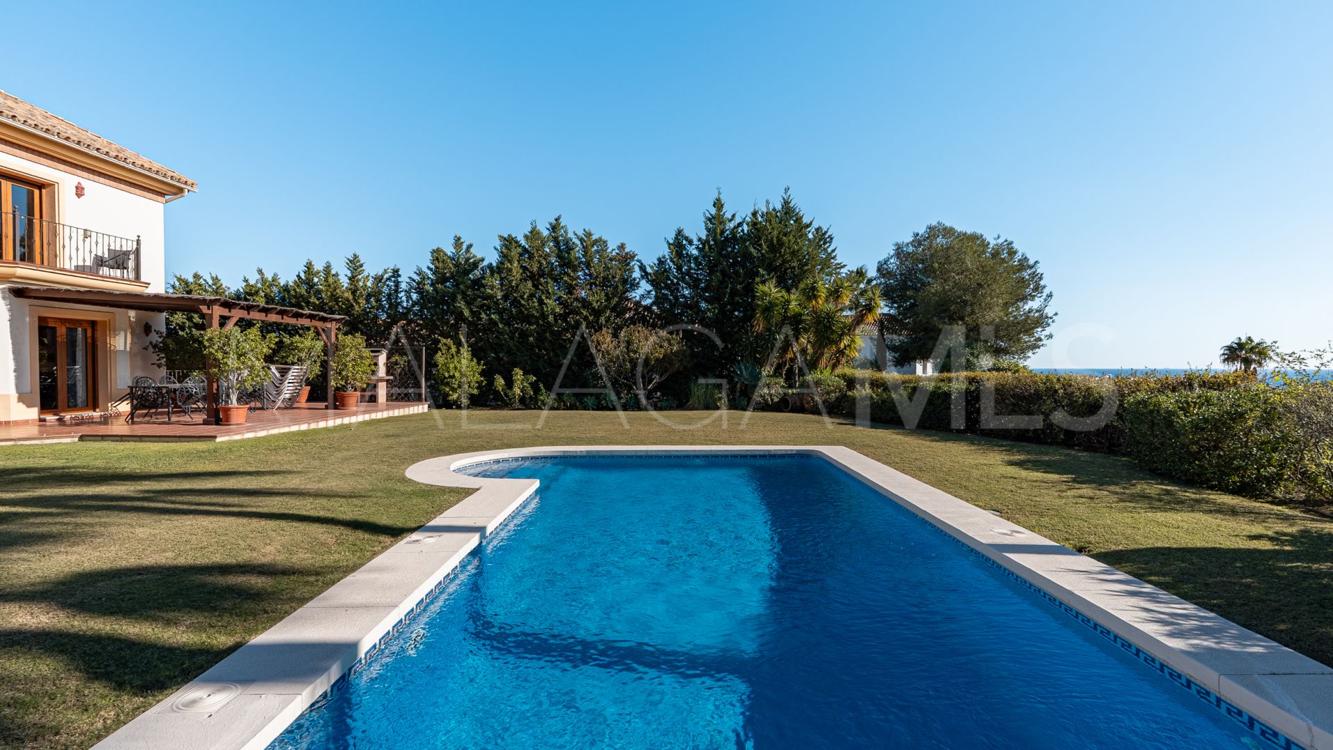 Se vende villa with 5 bedrooms in Los Flamingos