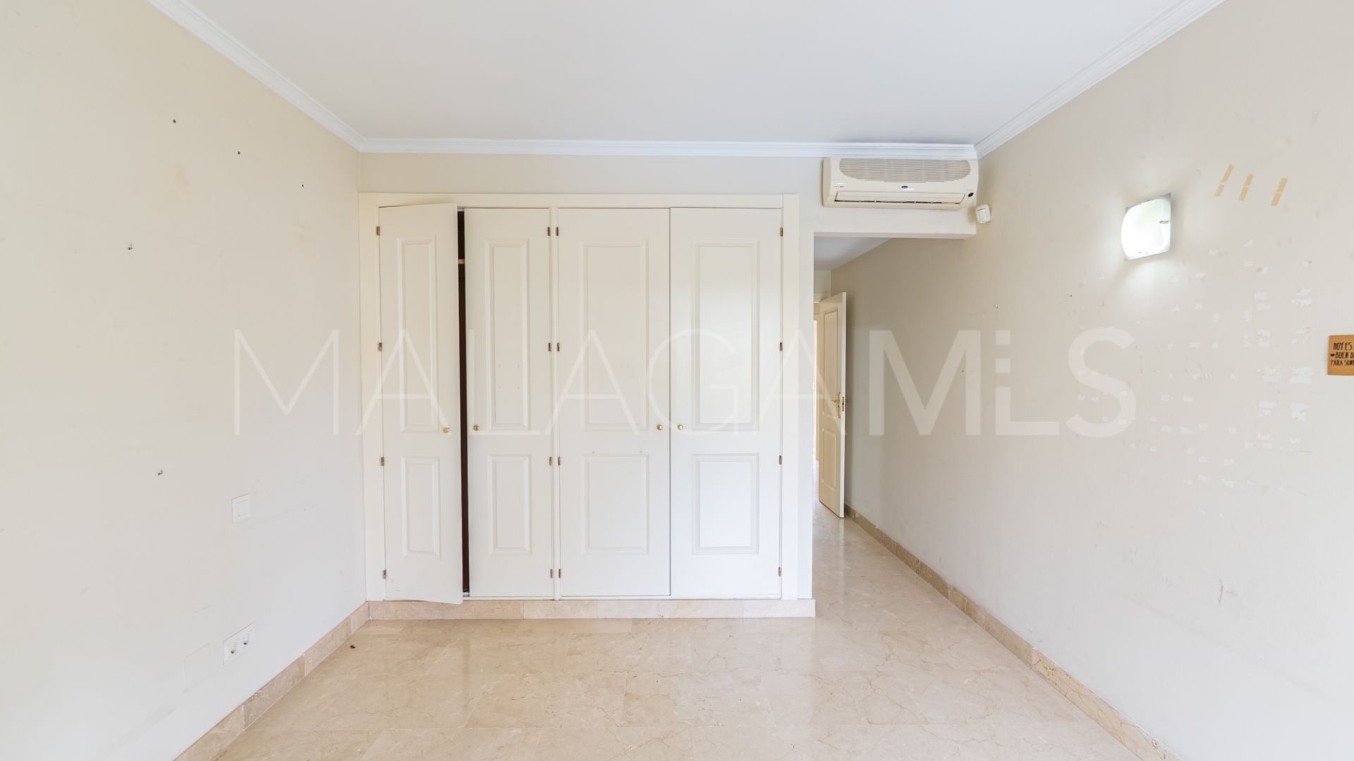 Radhus for sale in Monte Biarritz