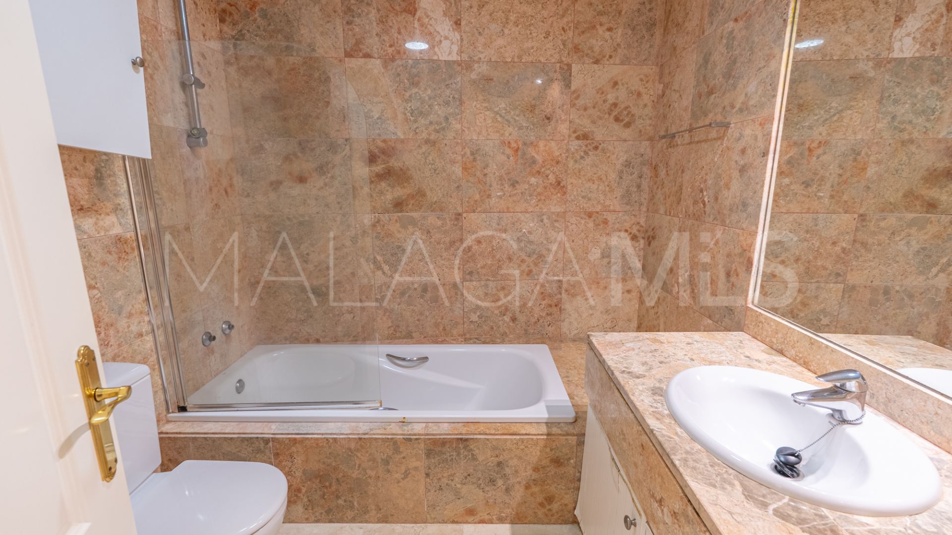 Radhus for sale in Monte Biarritz