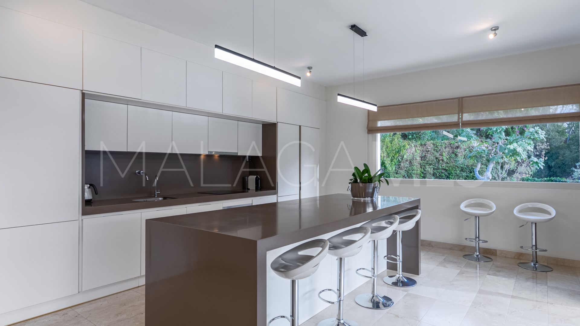 Villa for sale in Guadalmina Baja