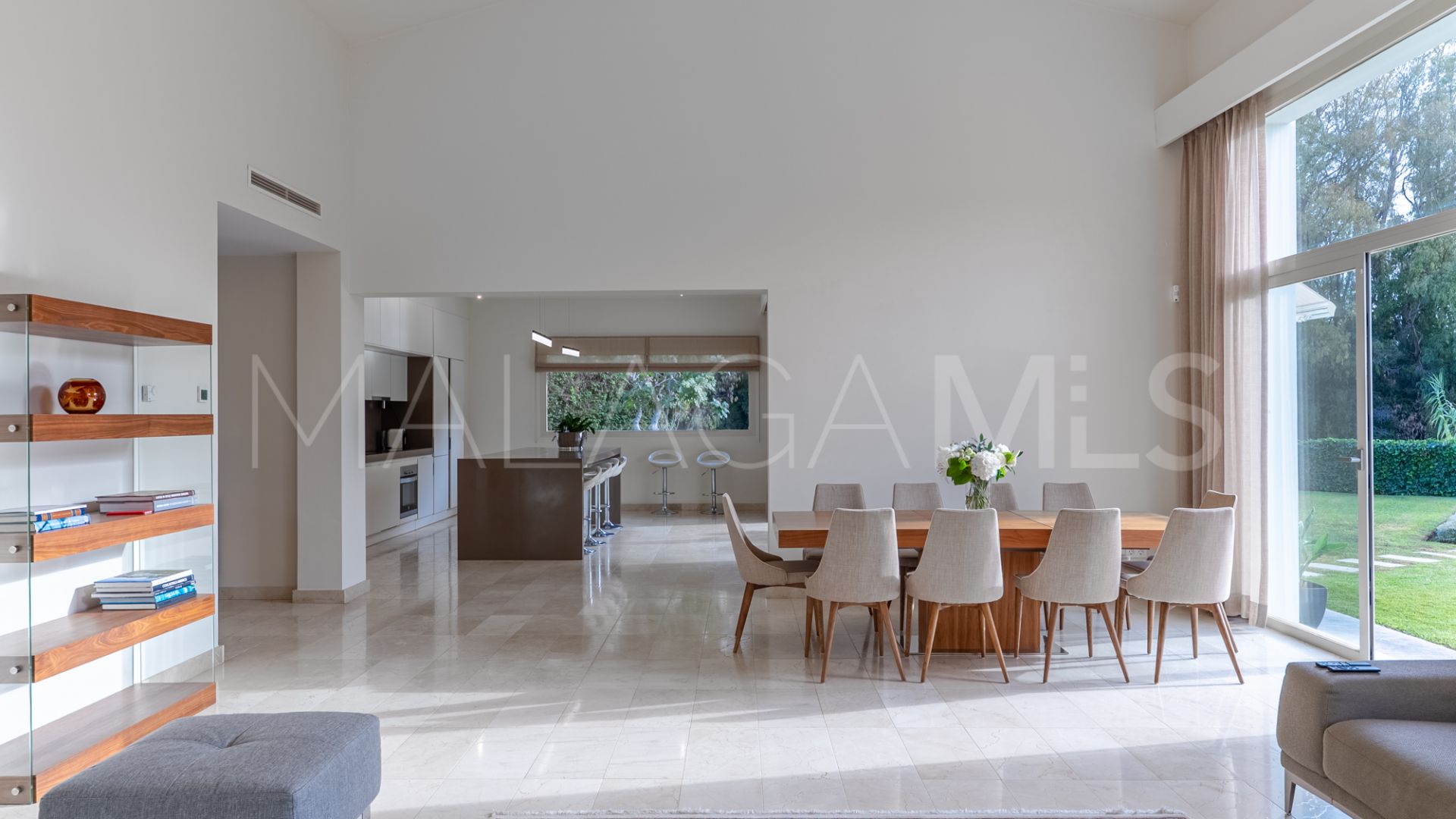 Villa for sale in Guadalmina Baja