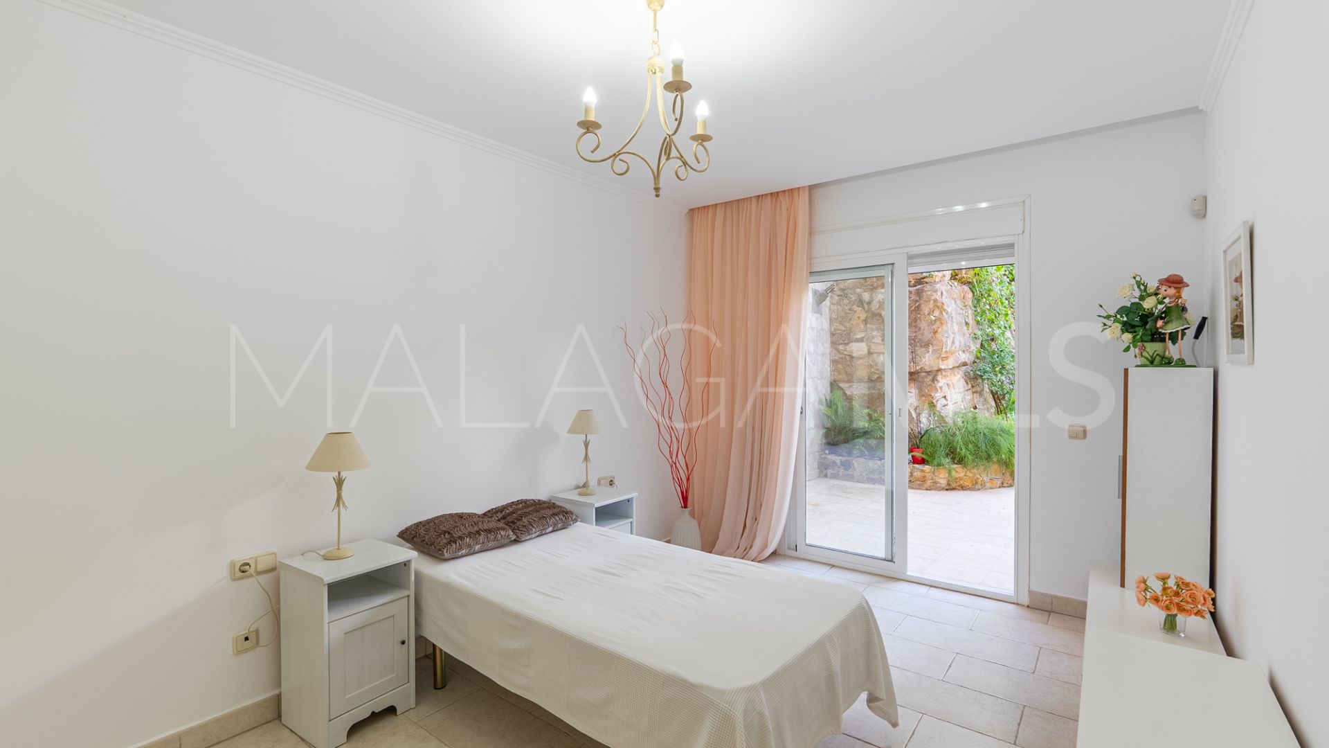 For sale Benahavis 2 bedrooms apartment
