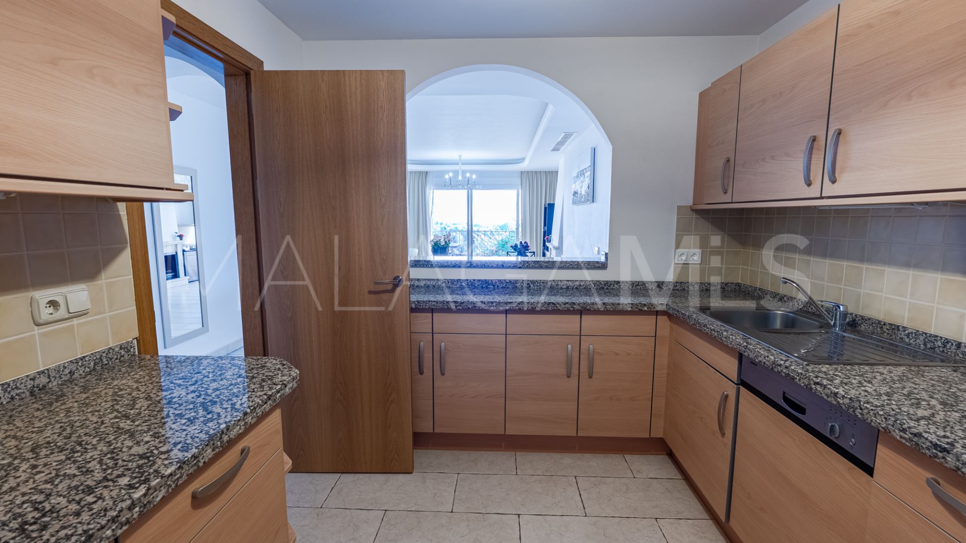 For sale Benahavis 2 bedrooms apartment