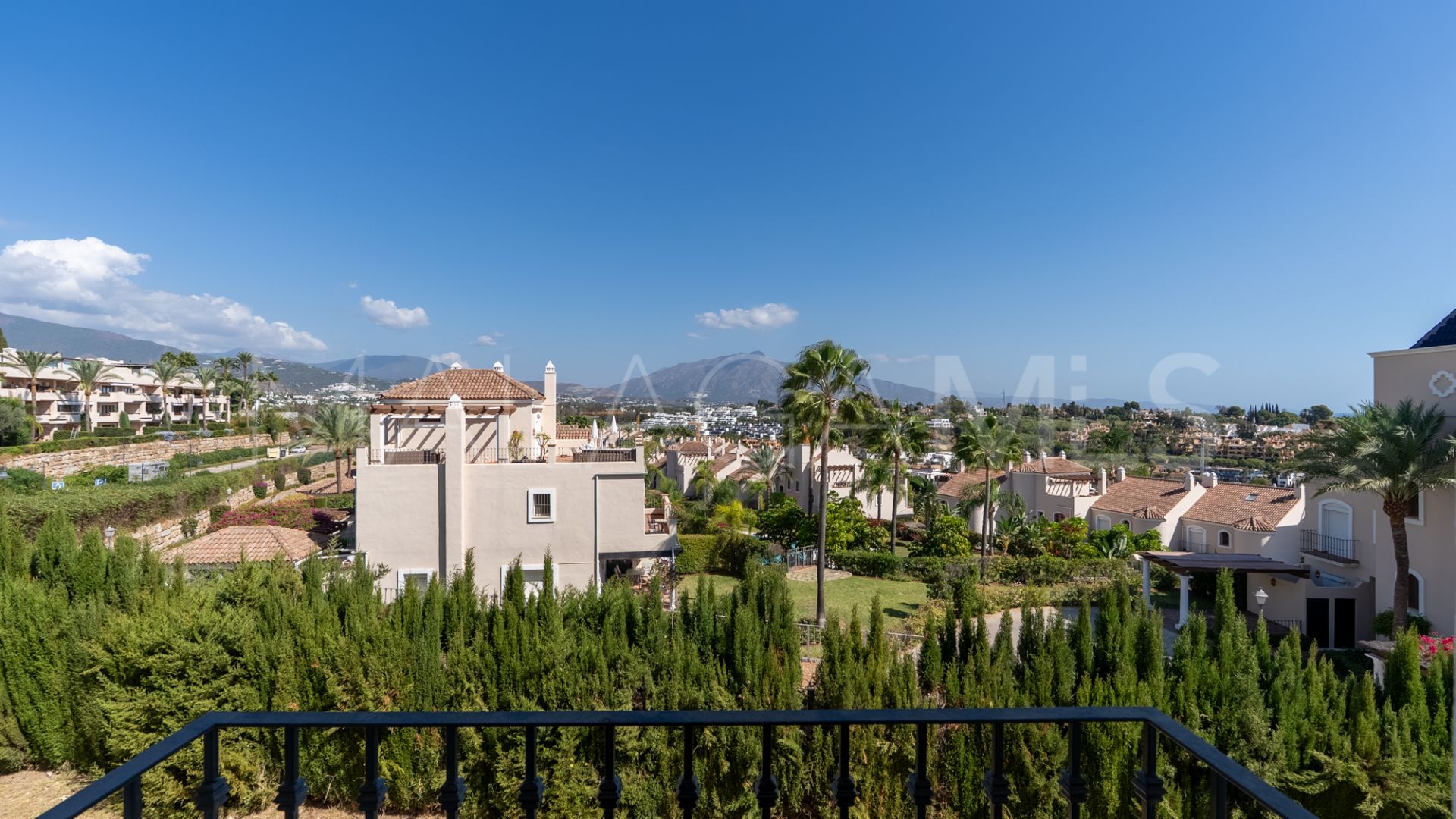 Studio for sale in Benavista