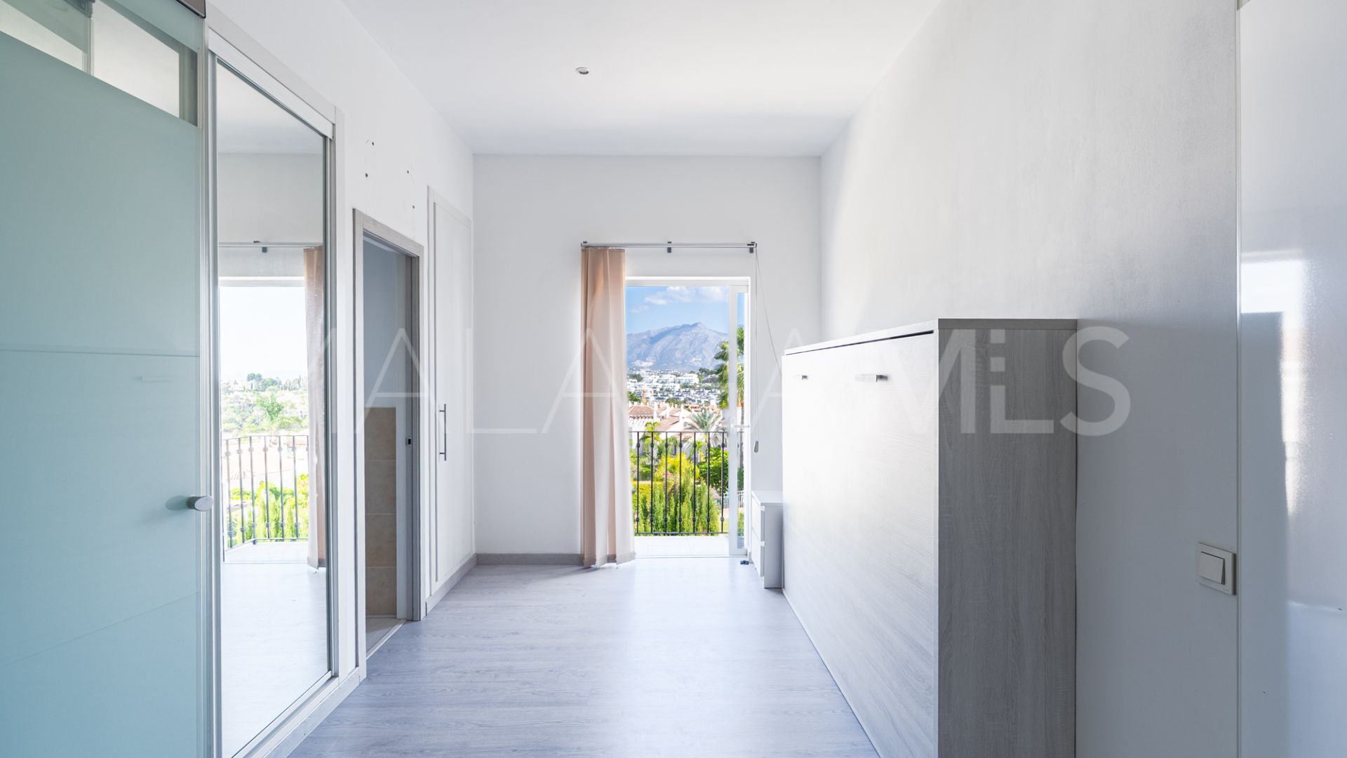 Studio for sale in Benavista