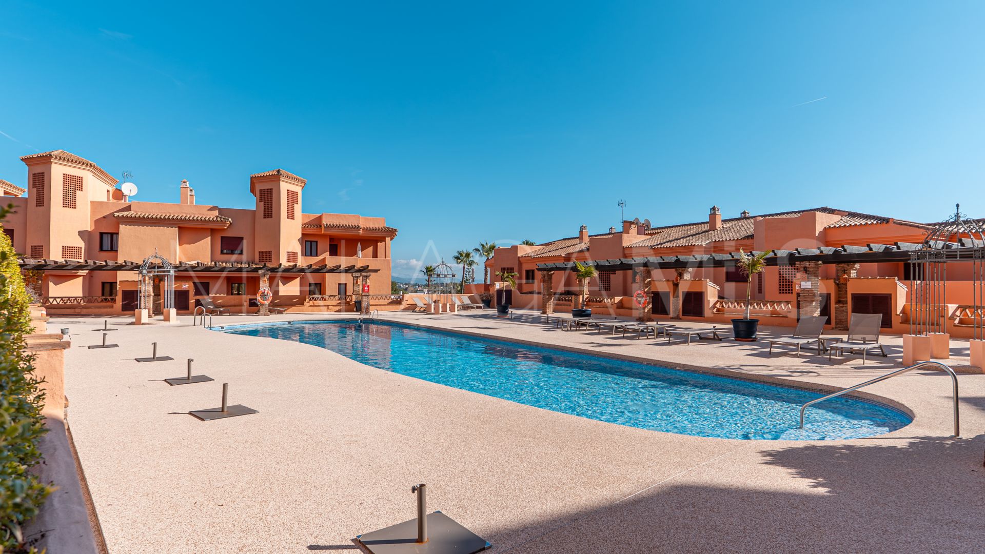 Altos del Paraiso apartment for sale