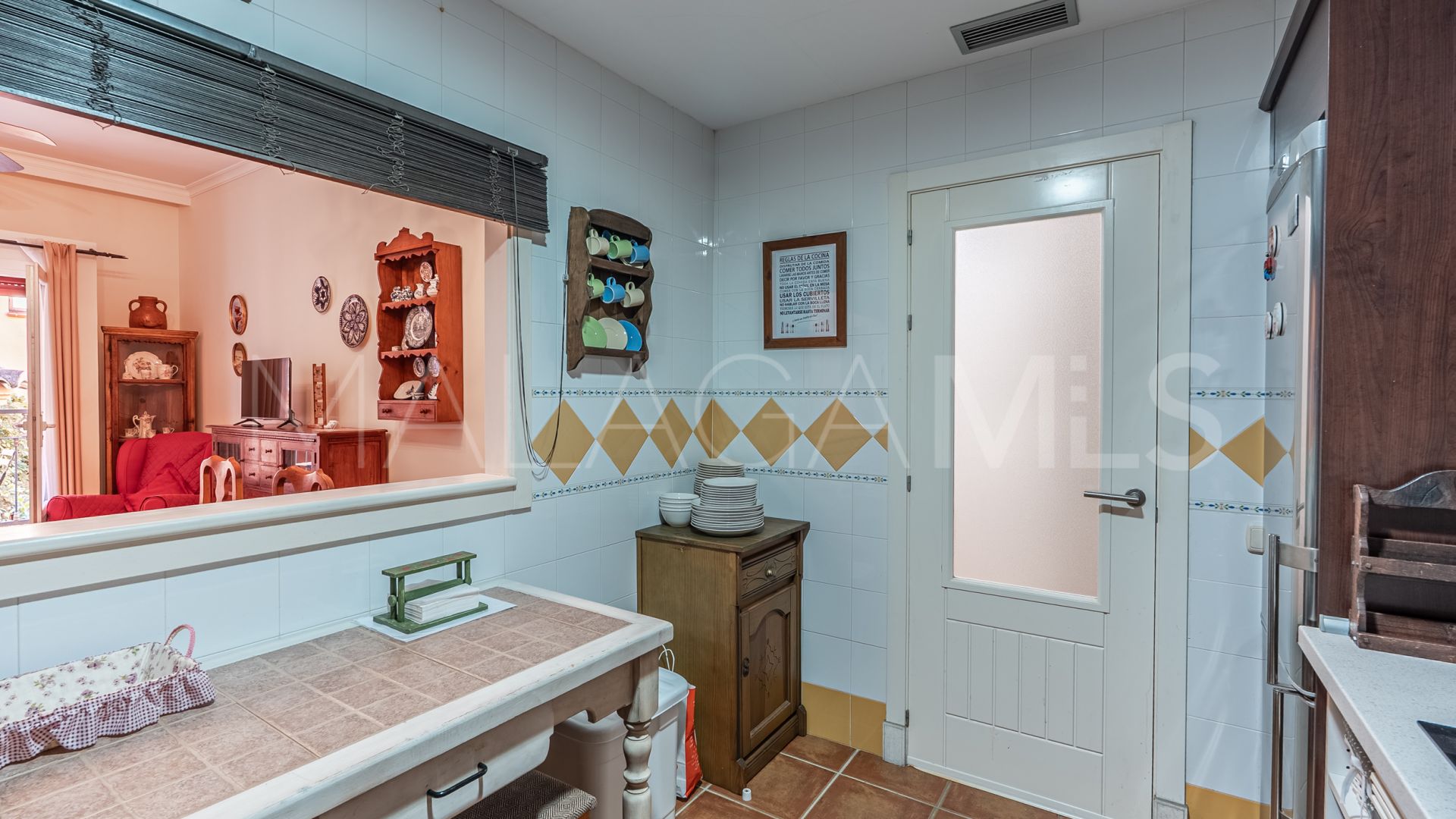 Altos del Paraiso apartment for sale