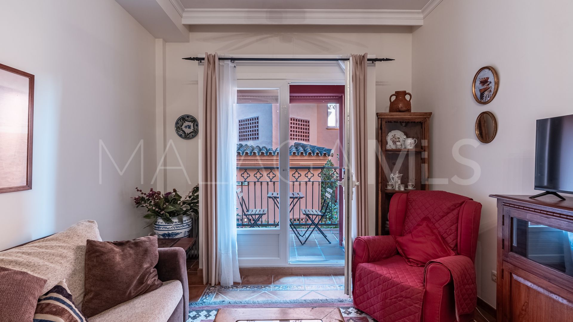 Altos del Paraiso apartment for sale