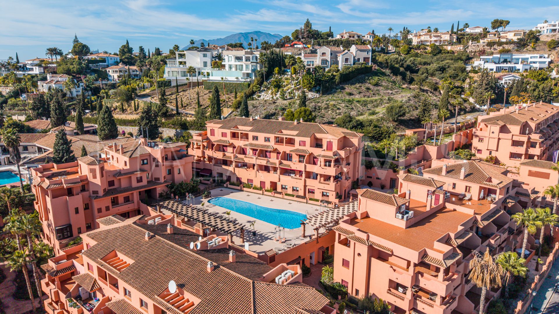 Altos del Paraiso apartment for sale