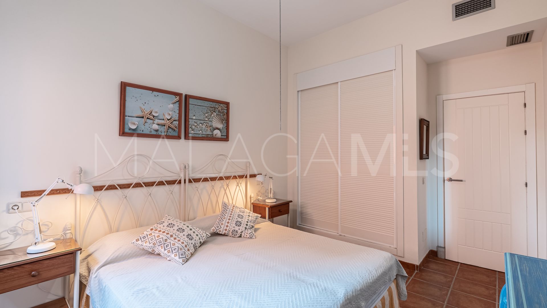 Altos del Paraiso apartment for sale