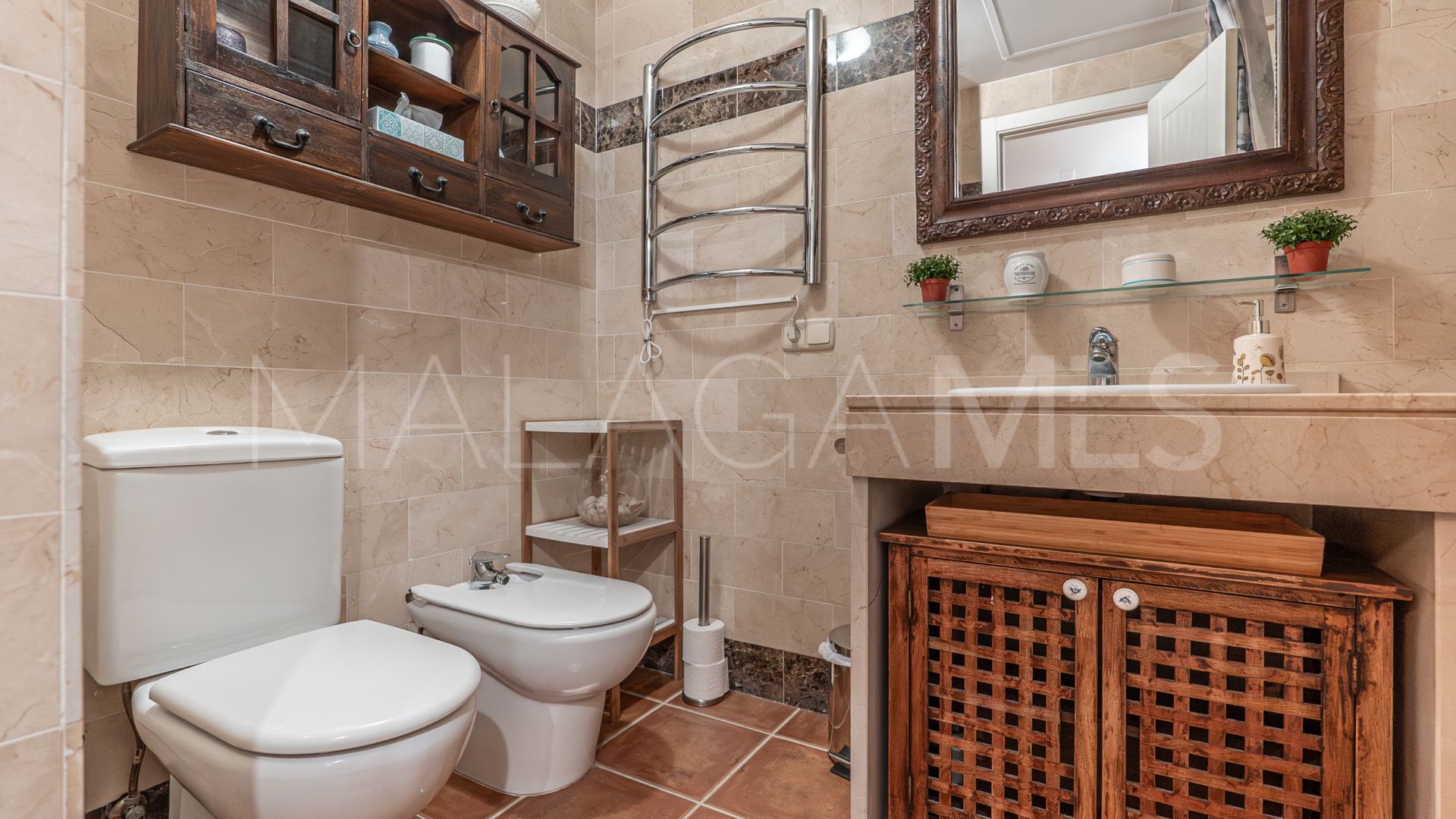Altos del Paraiso apartment for sale