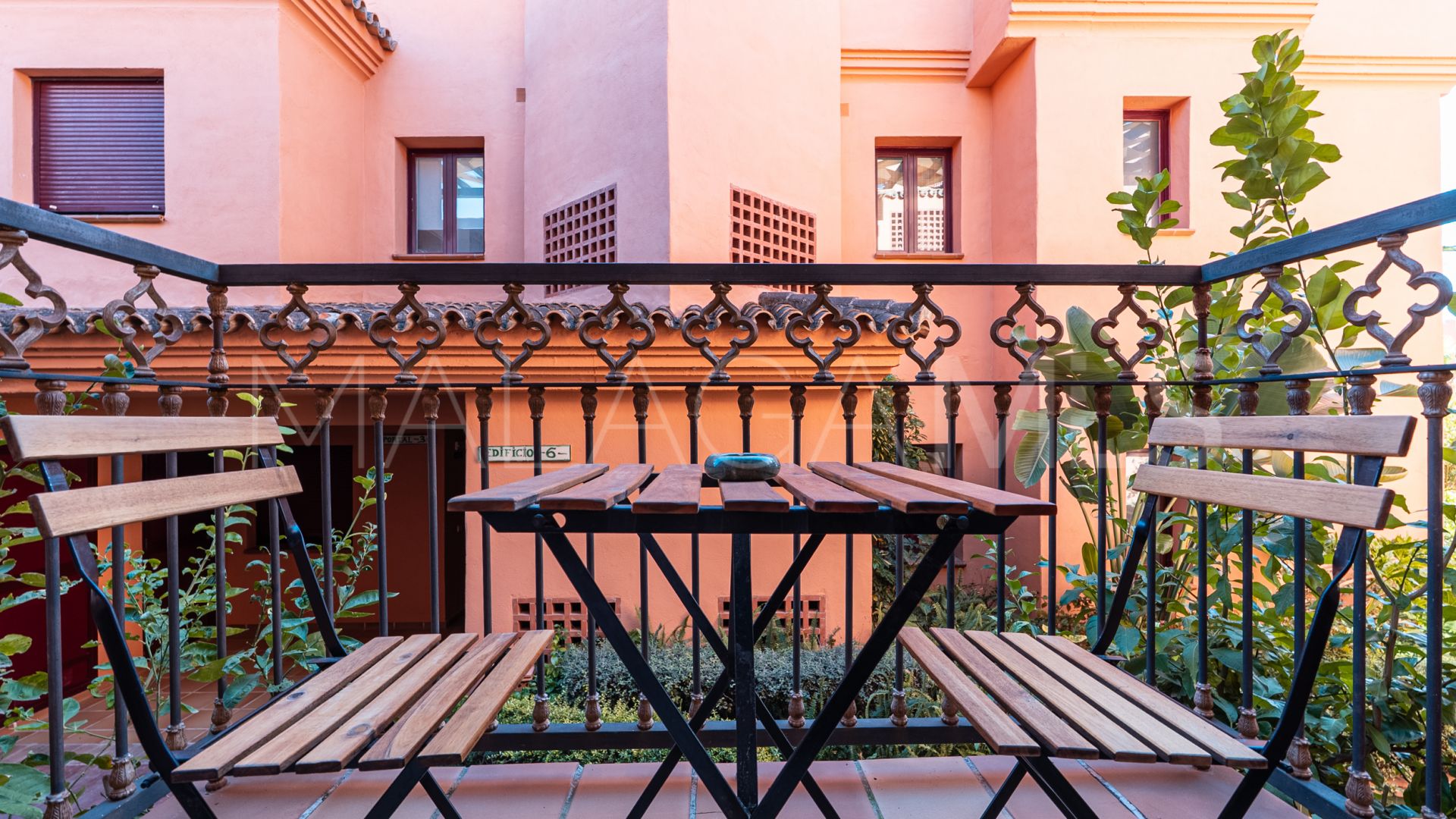 Altos del Paraiso apartment for sale