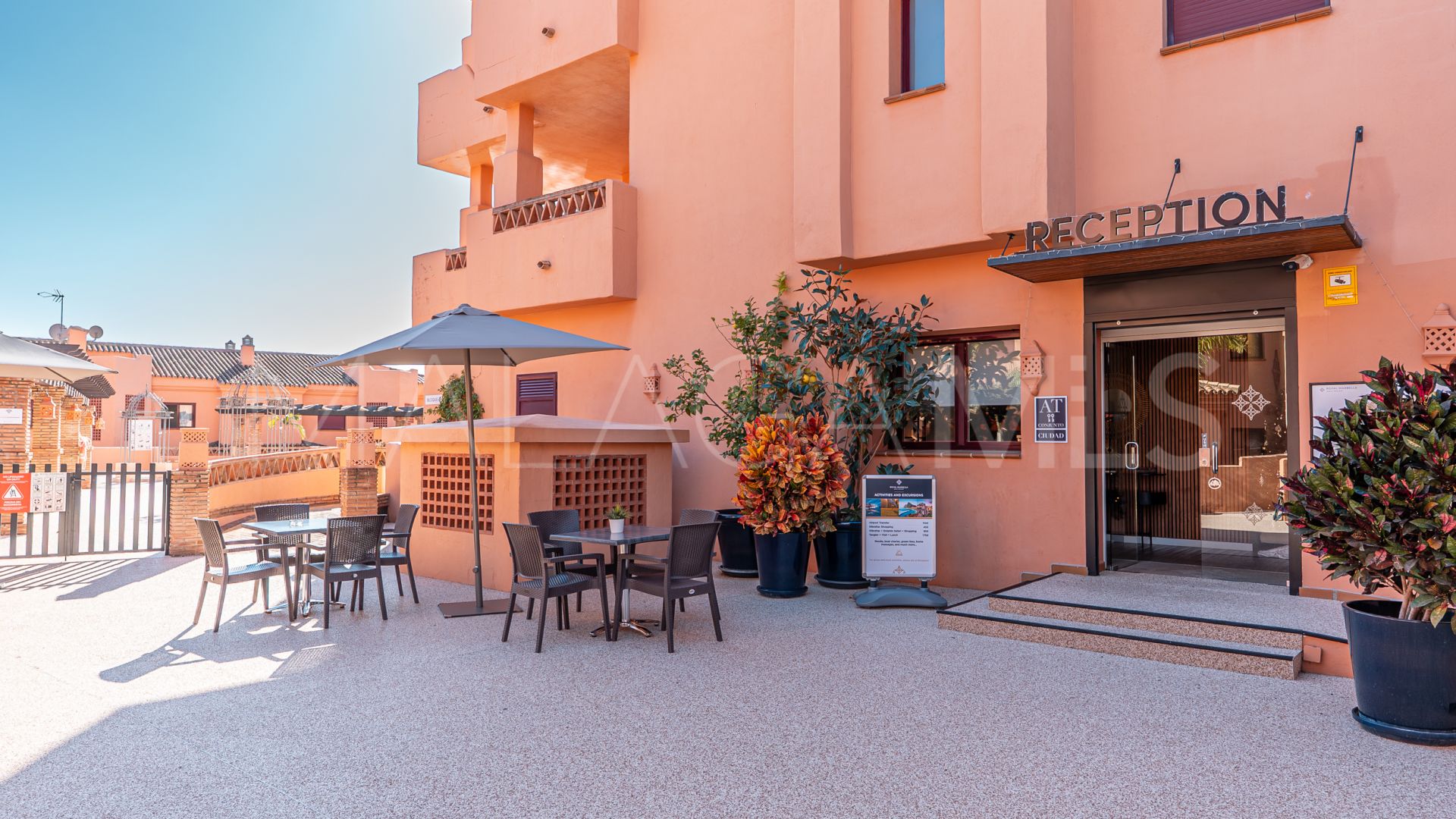 Altos del Paraiso apartment for sale