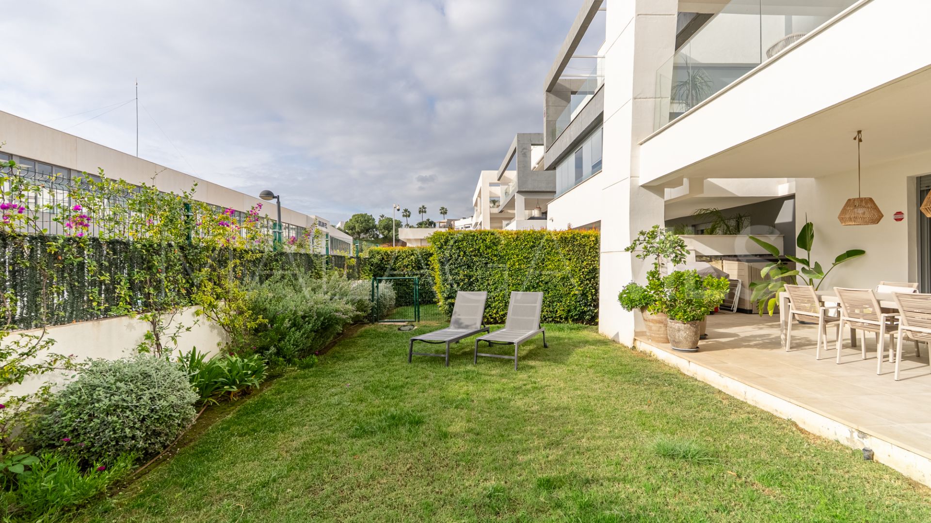 Ground floor apartment for sale in Estepona East