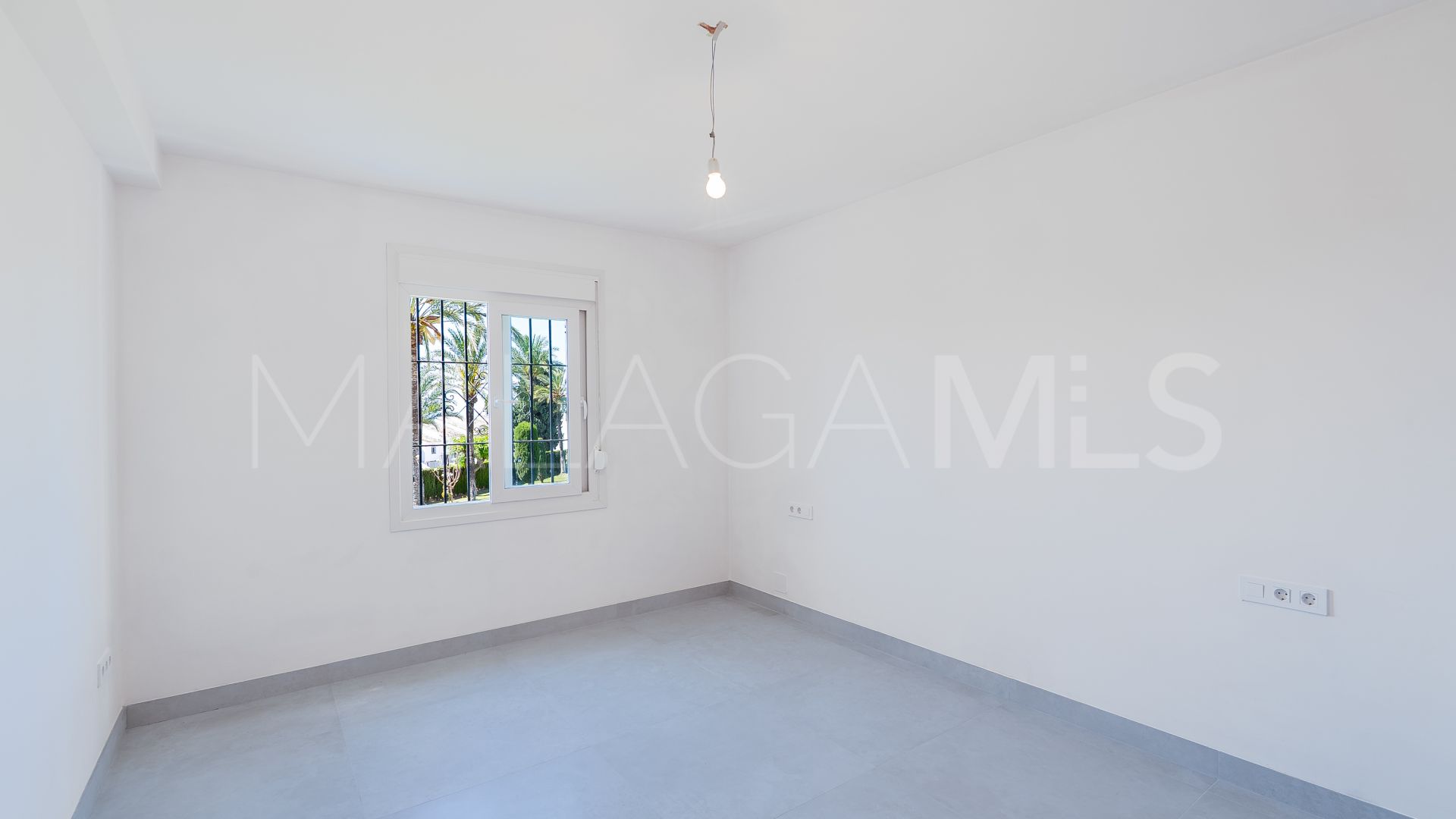 Erdgeschosswohnung for sale in Nueva Andalucia