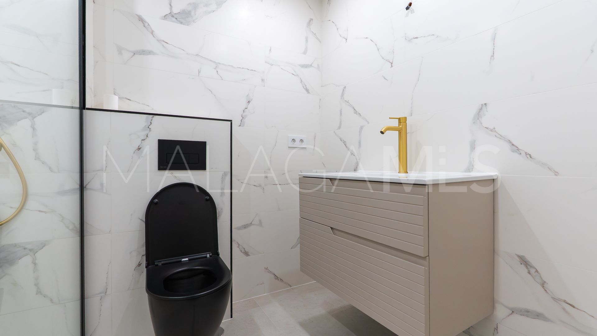 Erdgeschosswohnung for sale in Nueva Andalucia