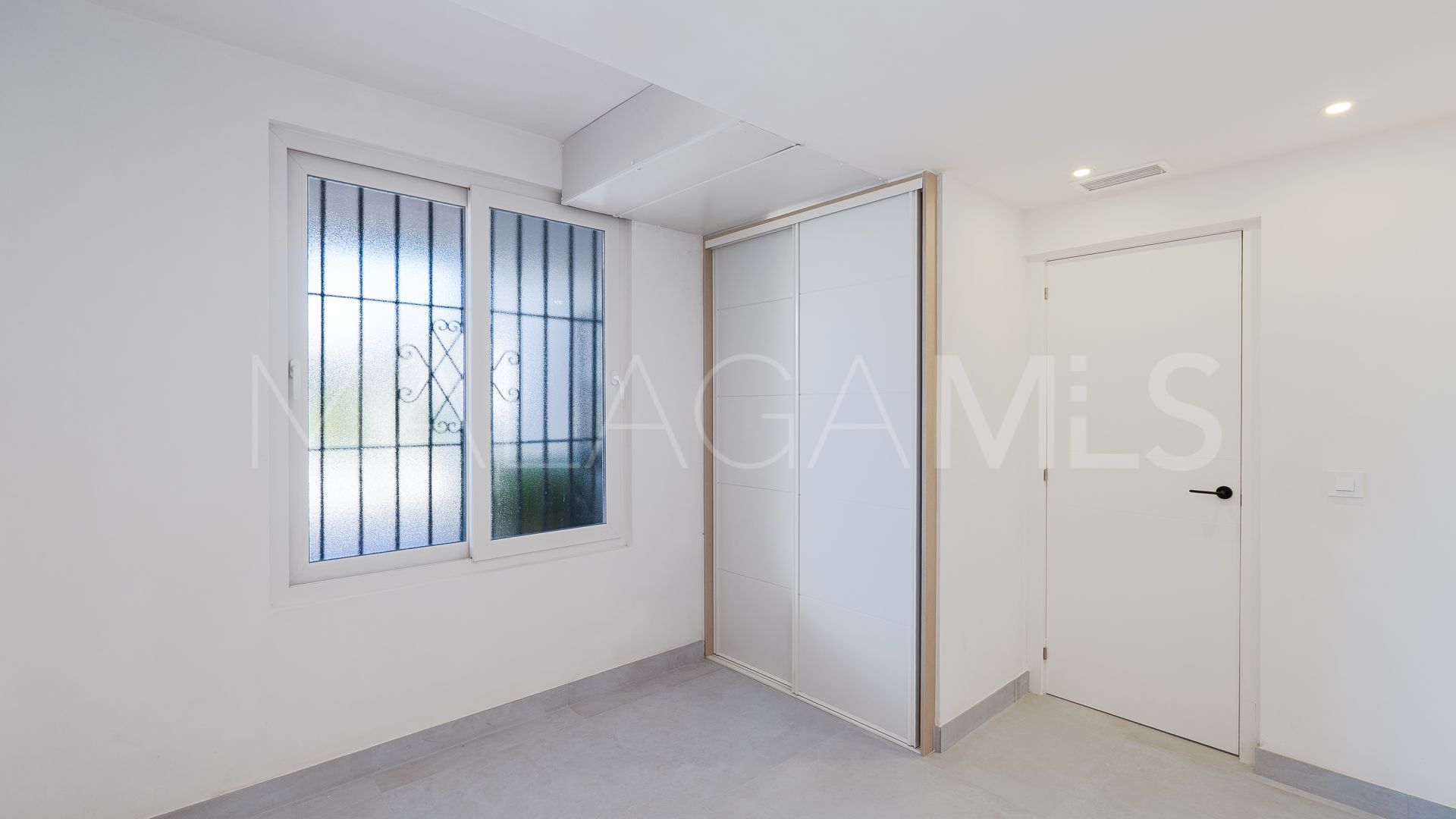 Erdgeschosswohnung for sale in Nueva Andalucia