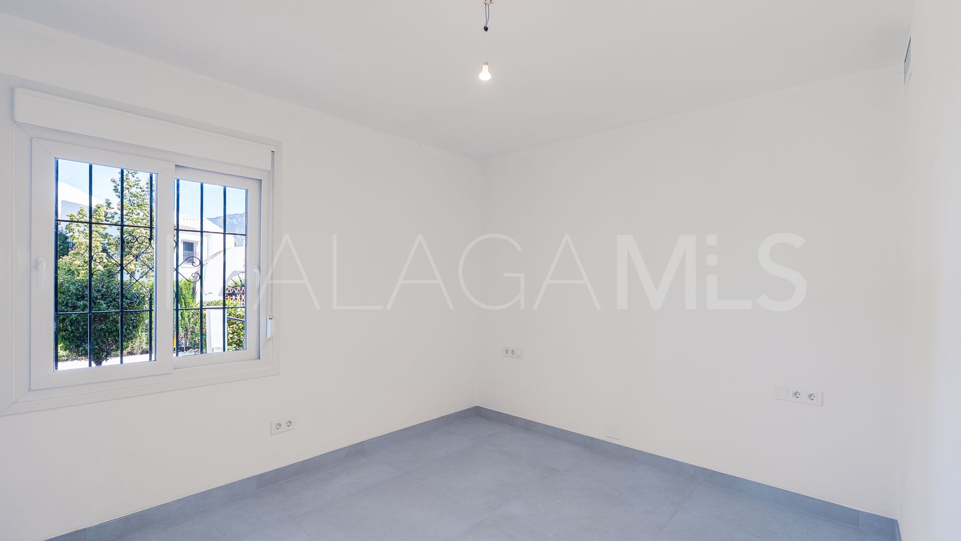 Erdgeschosswohnung for sale in Nueva Andalucia