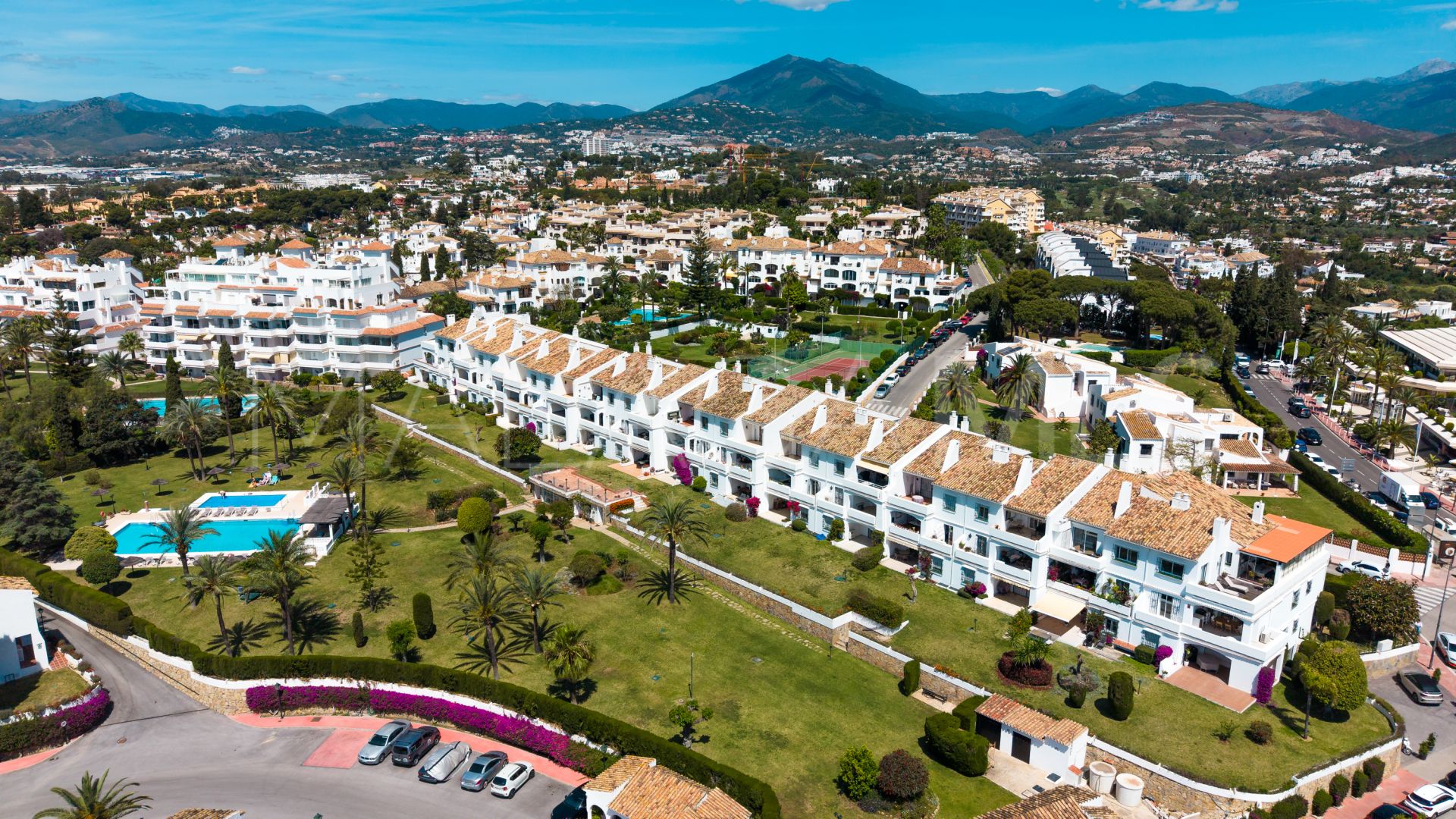 Erdgeschosswohnung for sale in Nueva Andalucia
