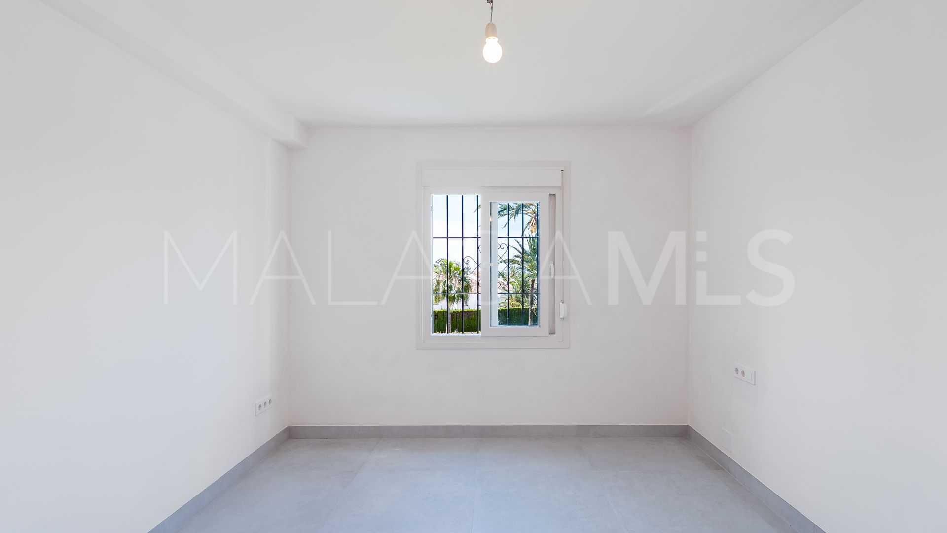 Erdgeschosswohnung for sale in Nueva Andalucia