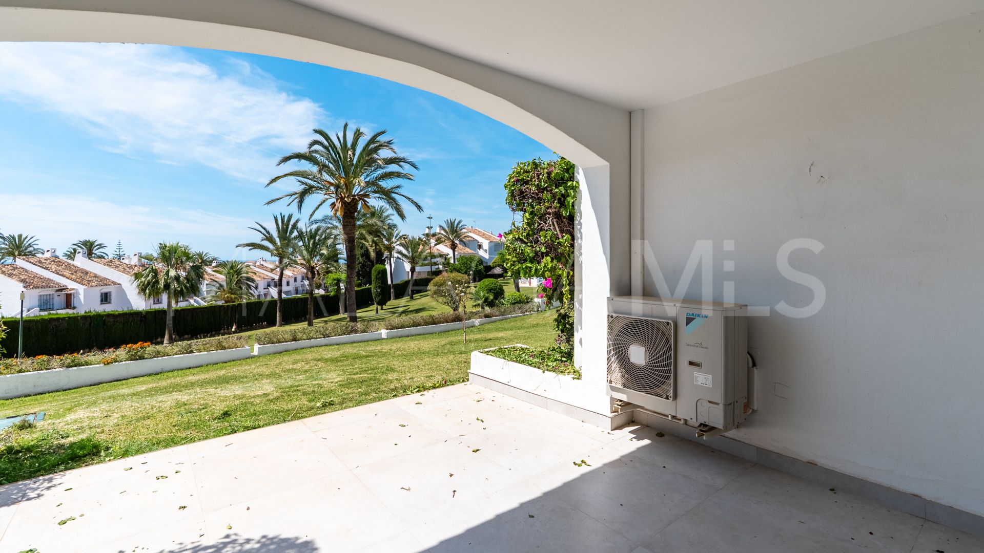 Erdgeschosswohnung for sale in Nueva Andalucia