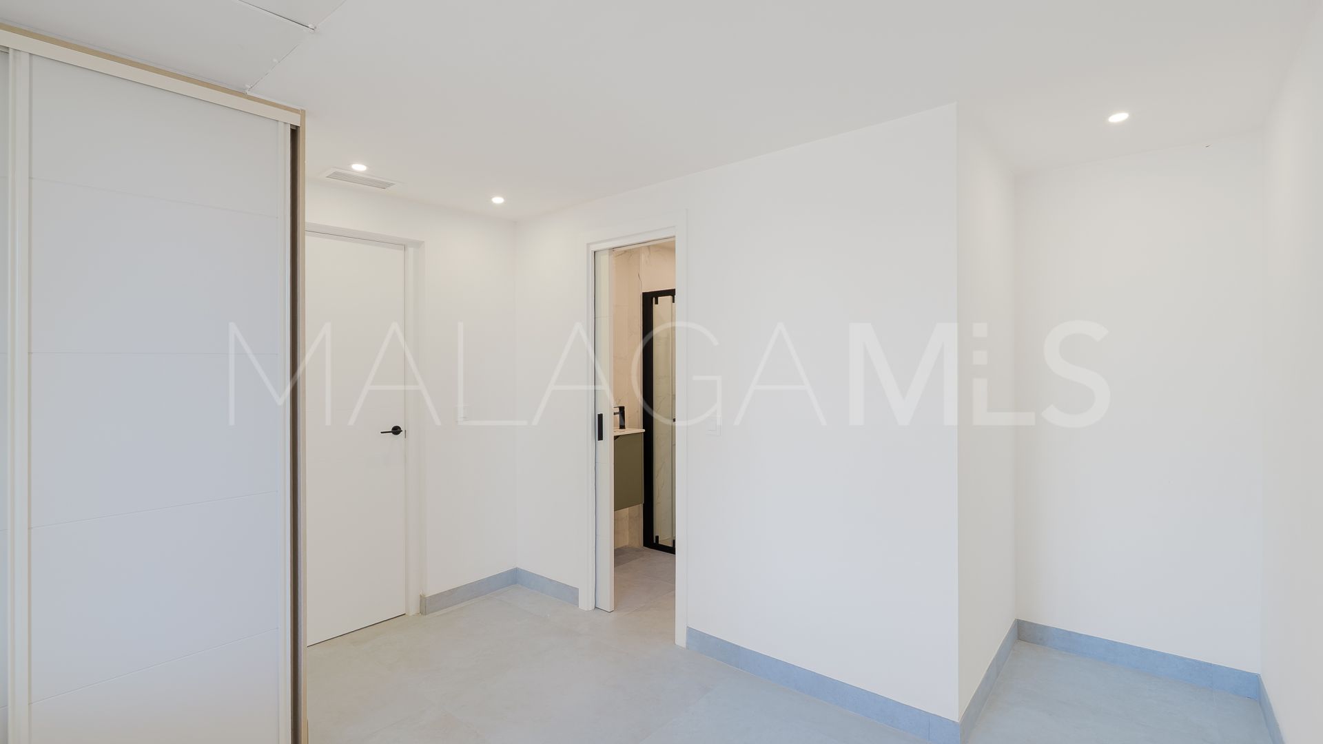 Erdgeschosswohnung for sale in Nueva Andalucia