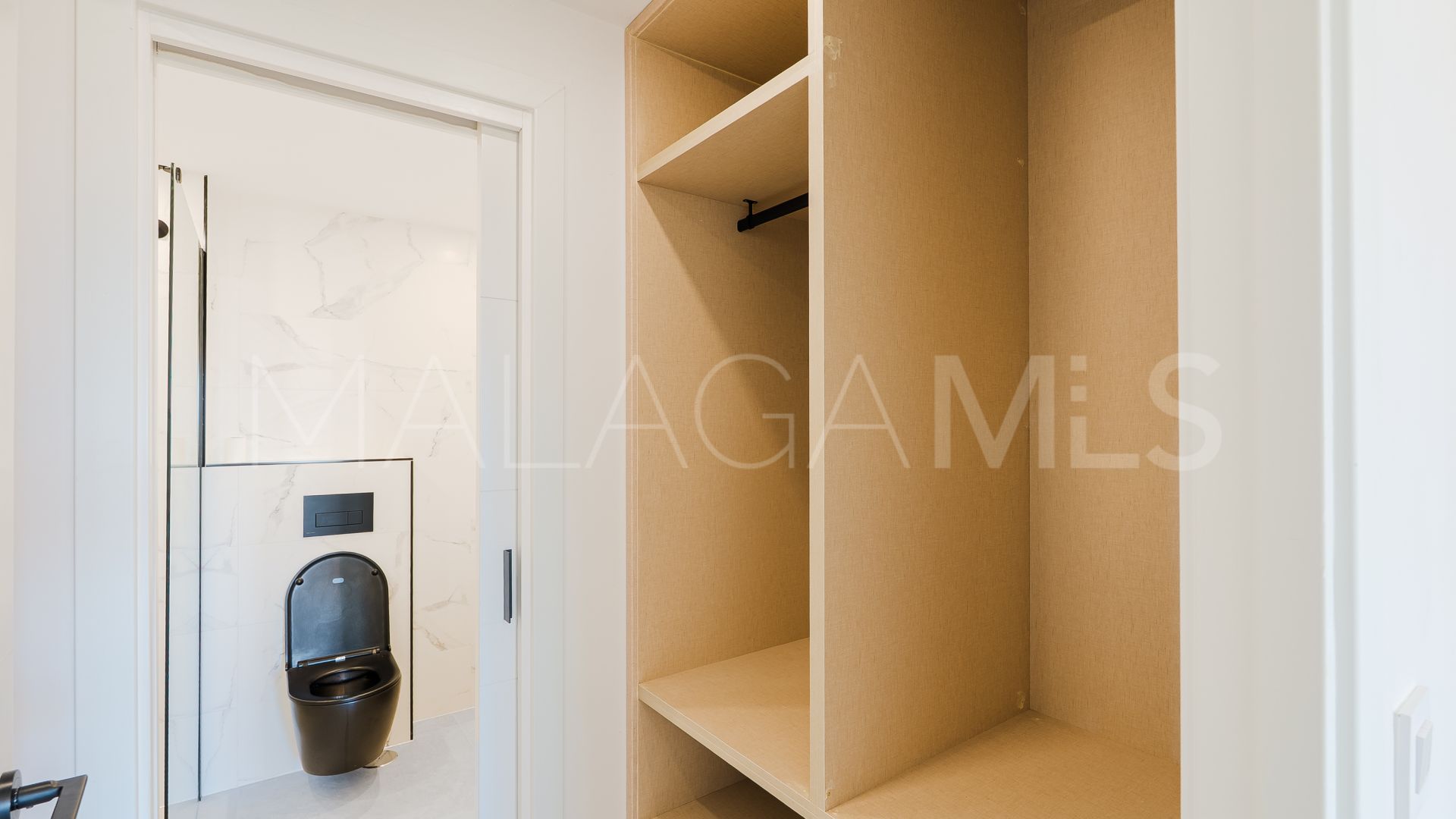 Erdgeschosswohnung for sale in Nueva Andalucia