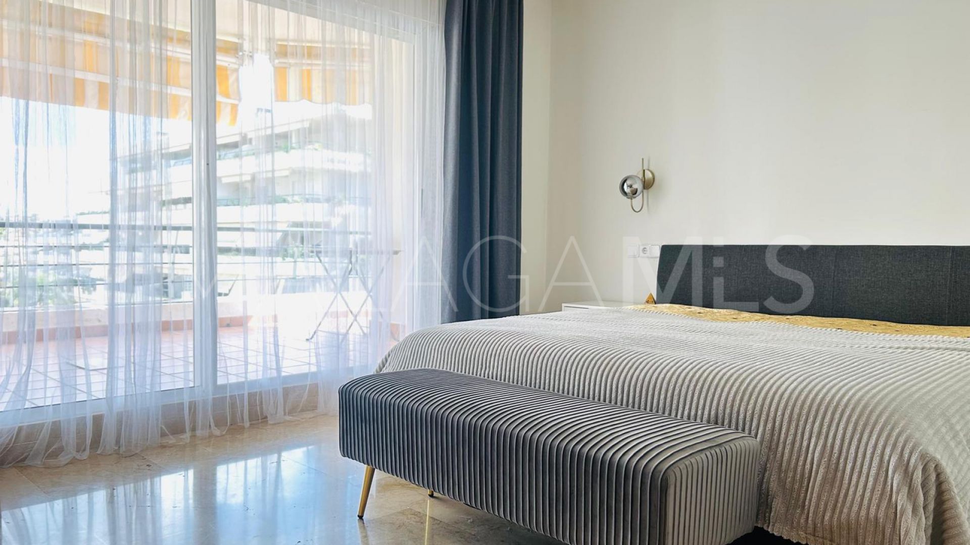 For sale penthouse in Guadalmina Alta
