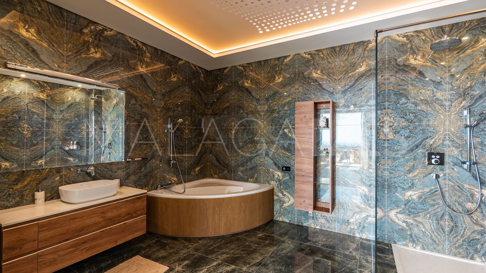 Villa for sale in Nueva Atalaya with 5 bedrooms