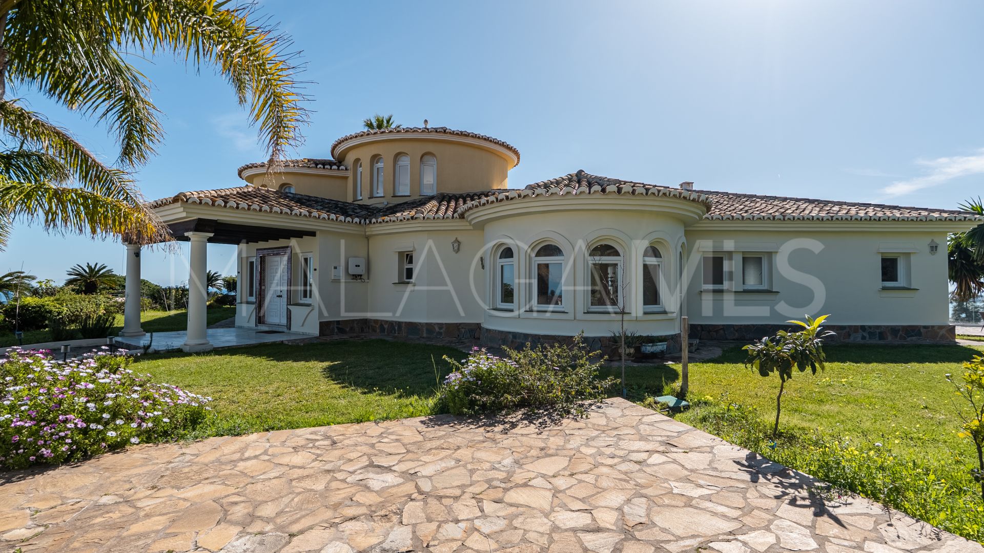 Villa for sale in El Chaparral