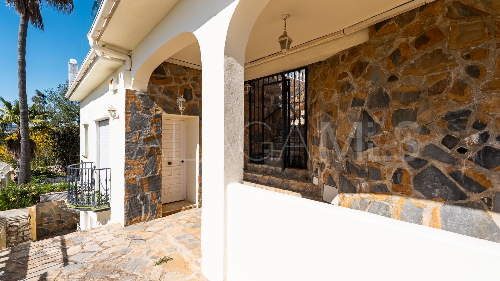 Villa for sale in El Chaparral