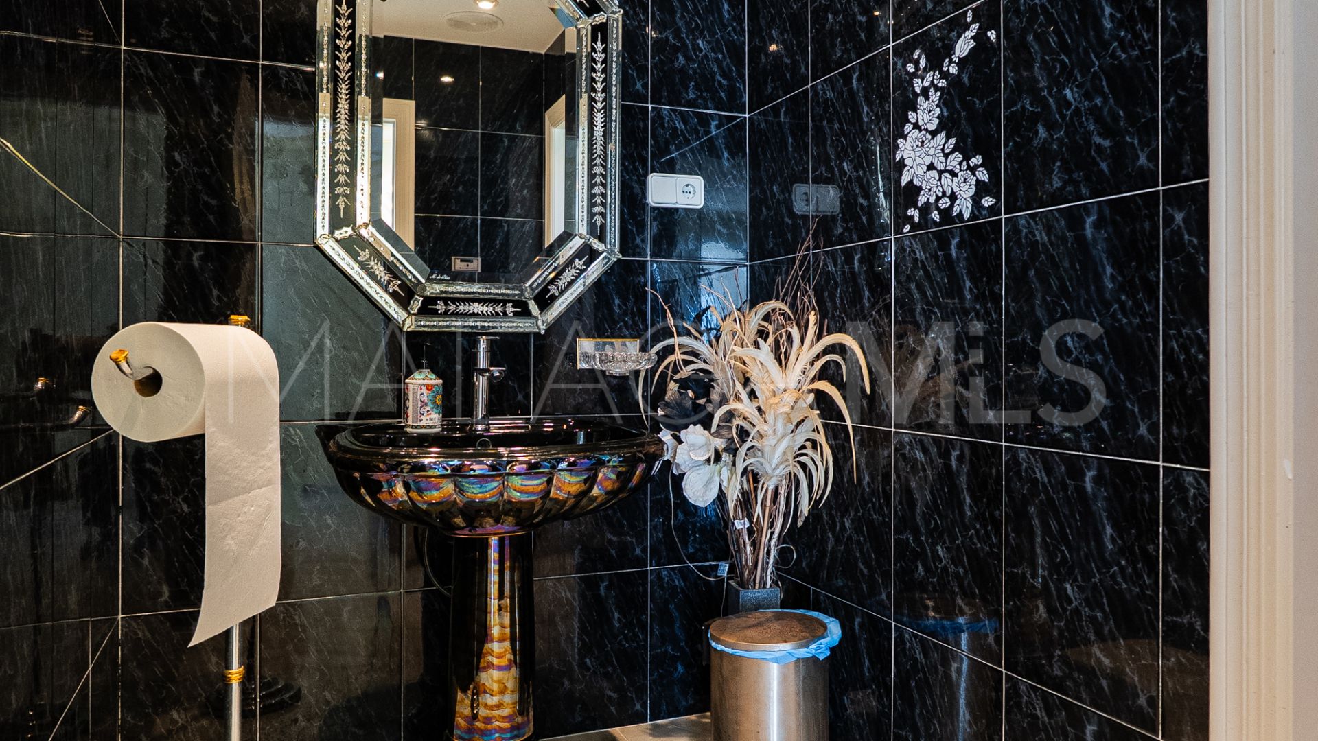 Villa for sale in El Chaparral