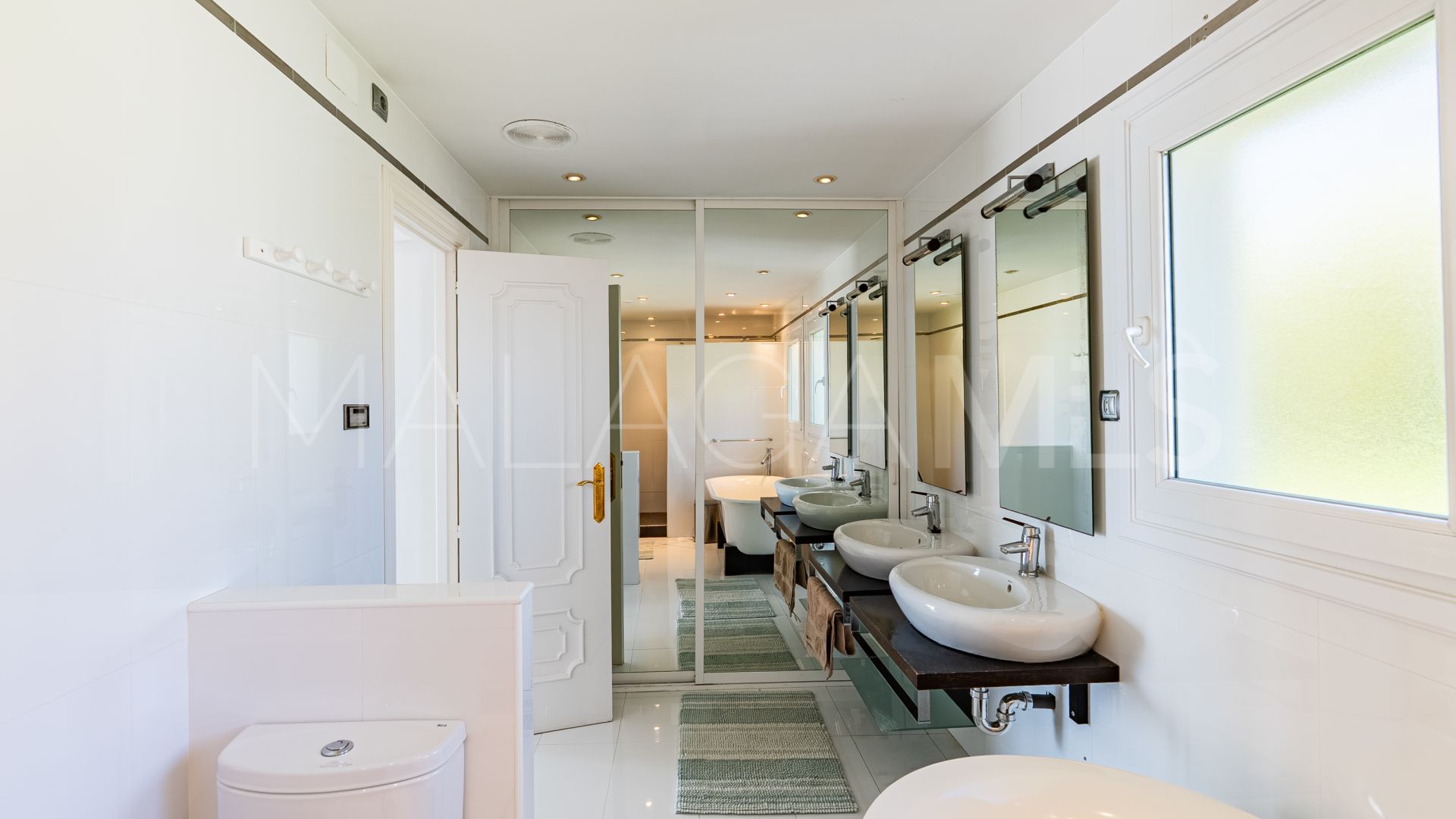 Villa for sale in El Chaparral