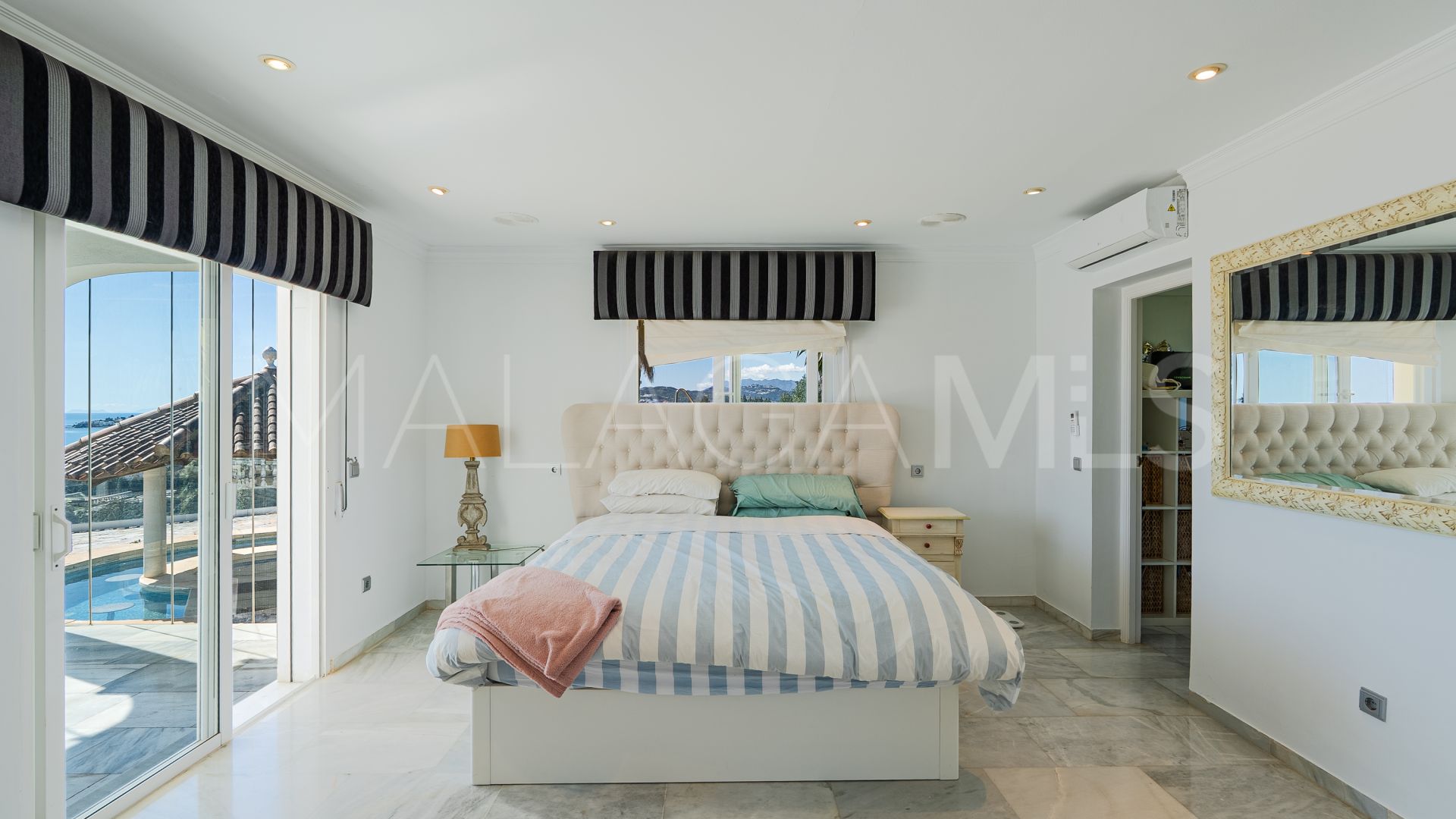 Villa for sale in El Chaparral