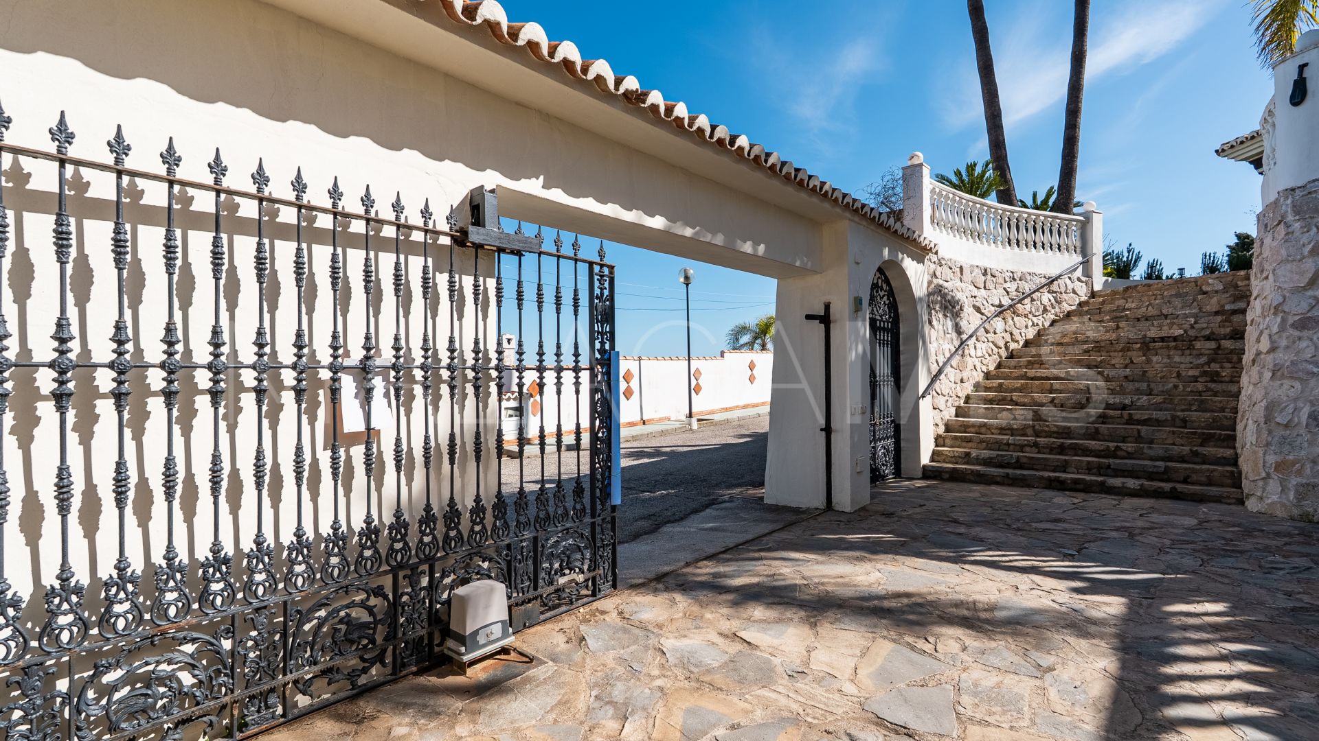 Villa for sale in El Chaparral