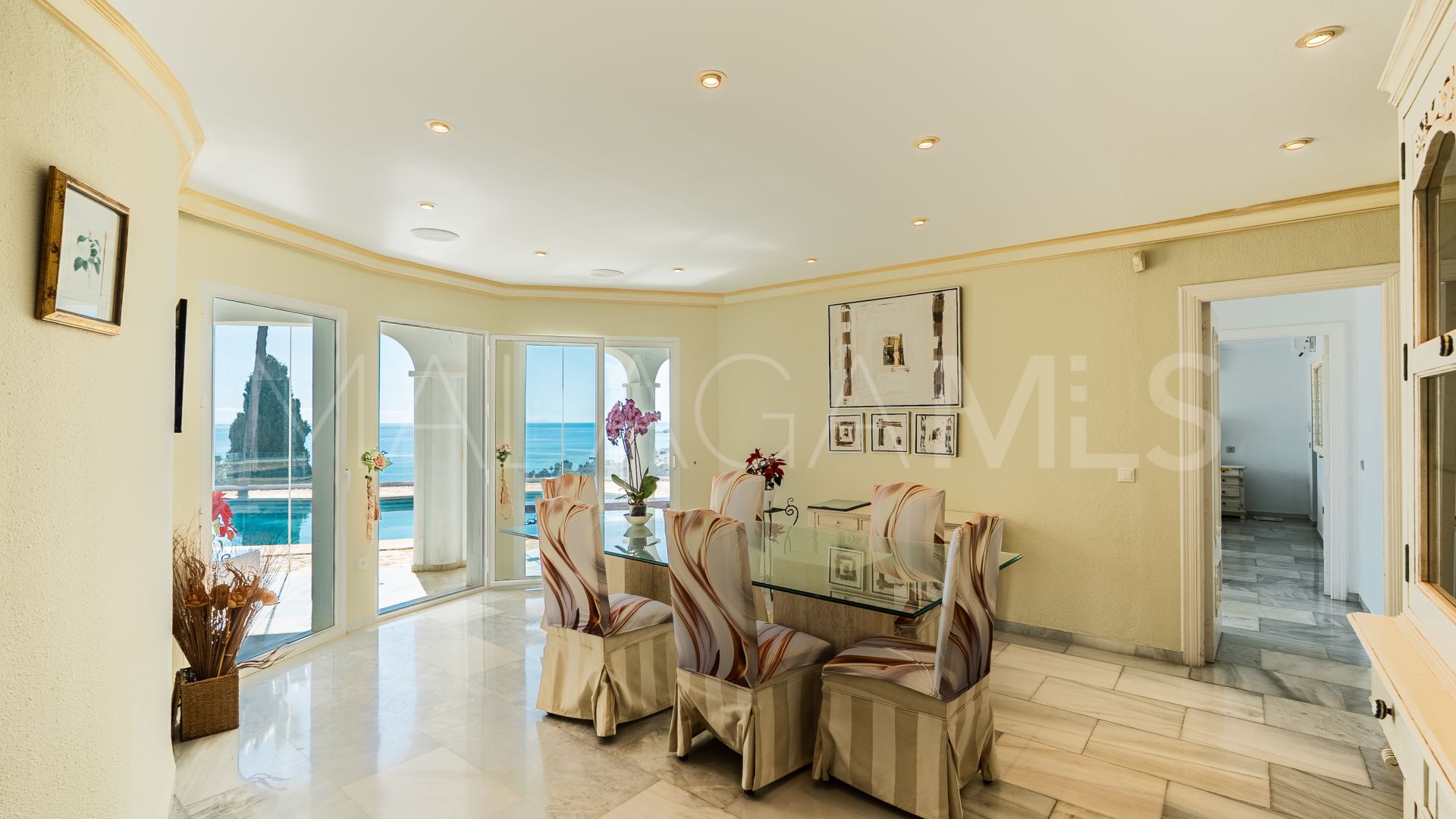 Villa for sale in El Chaparral