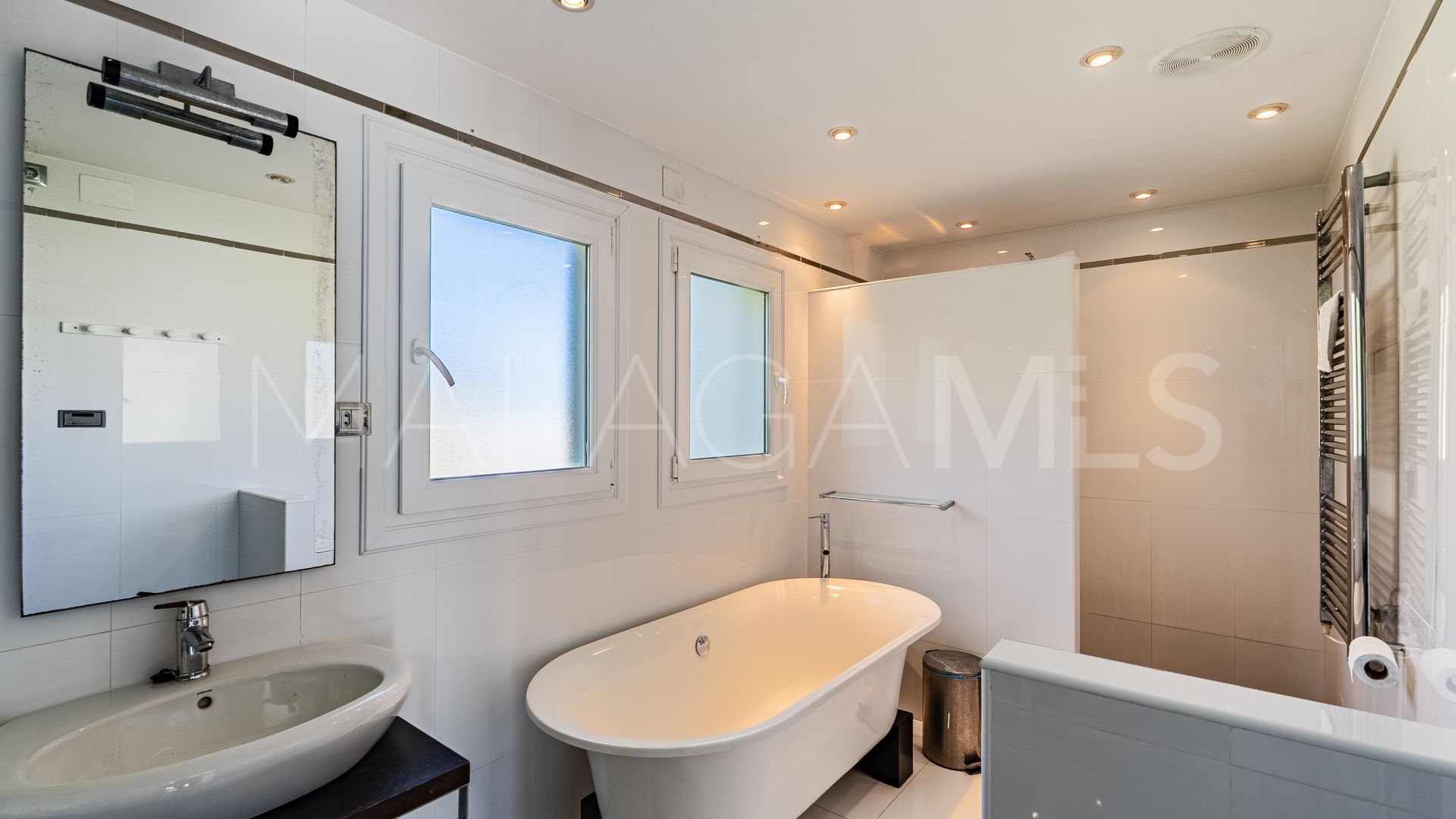 Villa for sale in El Chaparral