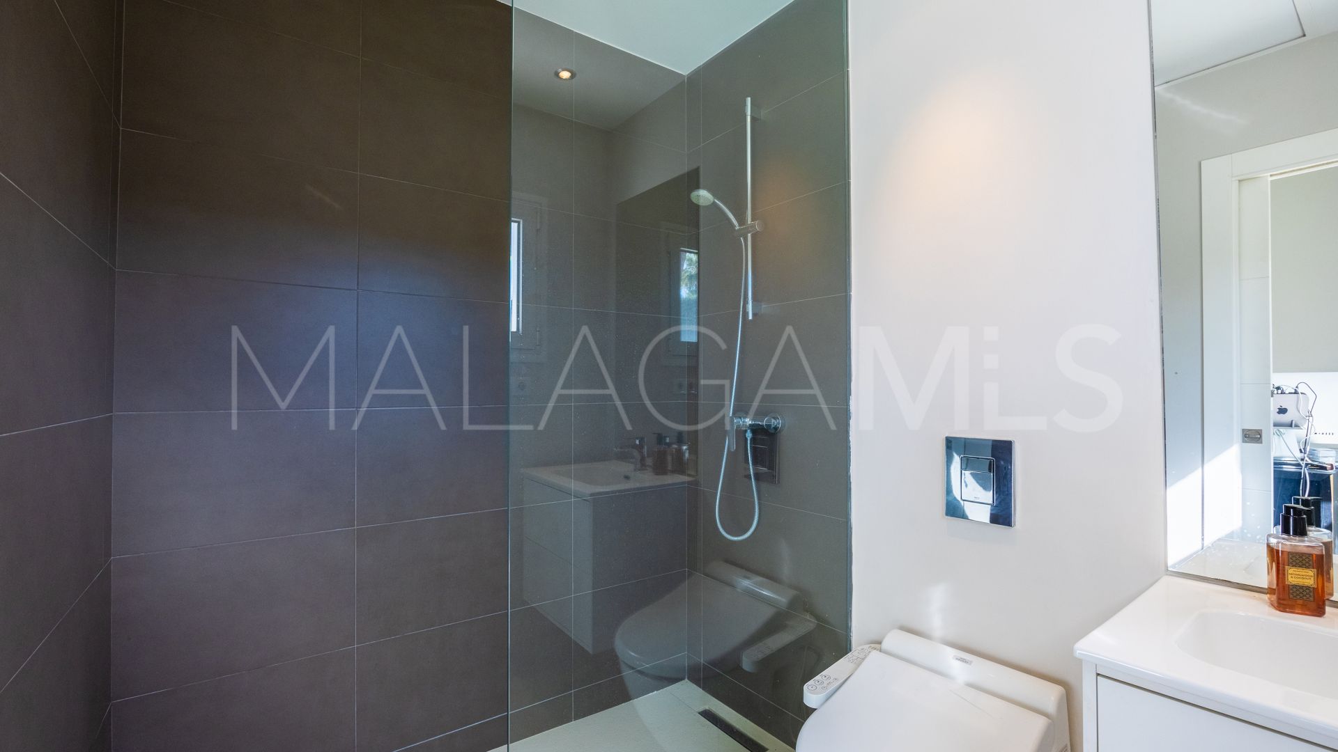 Villa a la venta de 4 bedrooms in Marbella Country Club