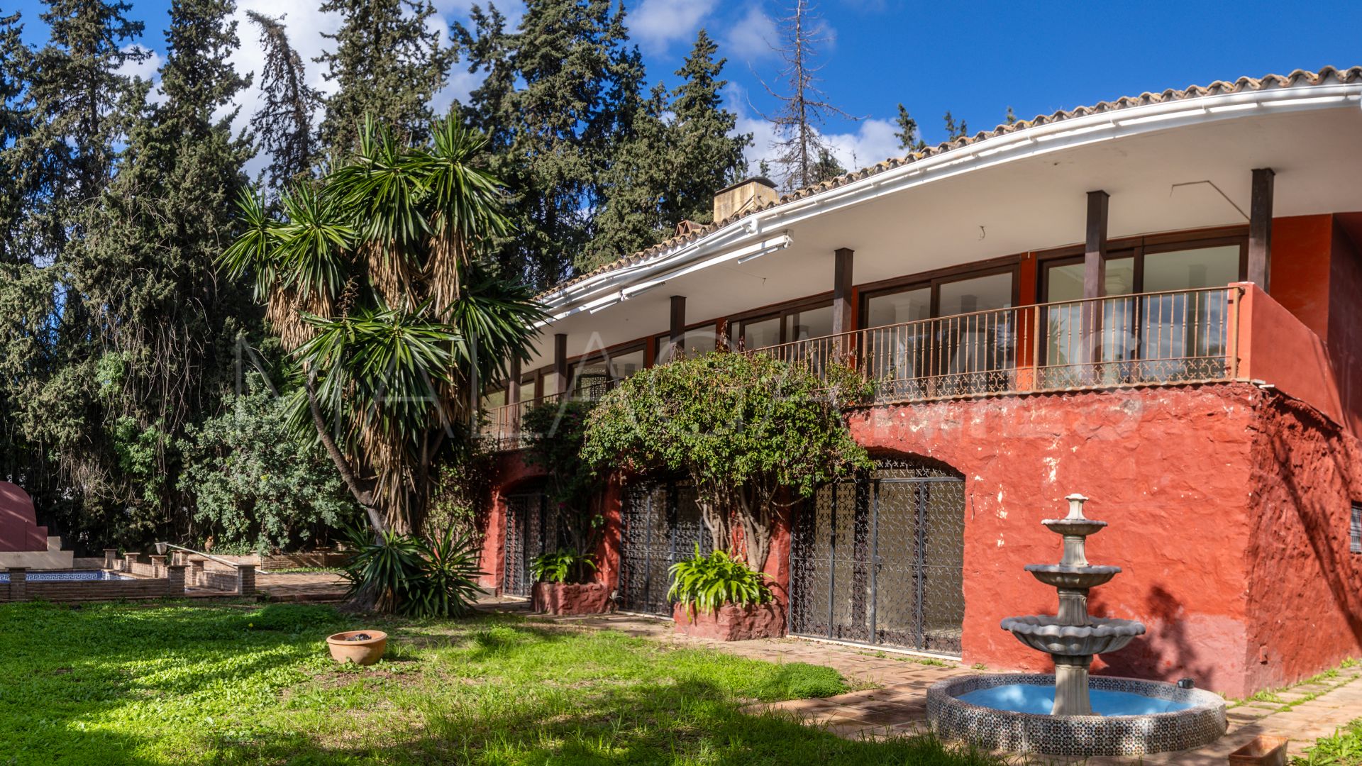 5 bedrooms villa for sale in Marbella Golden Mile
