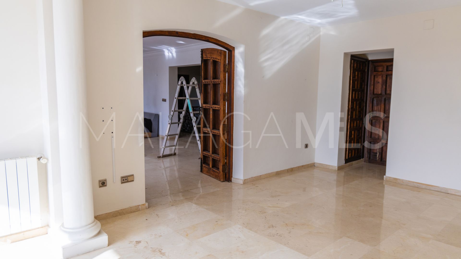 5 bedrooms villa for sale in Marbella Golden Mile