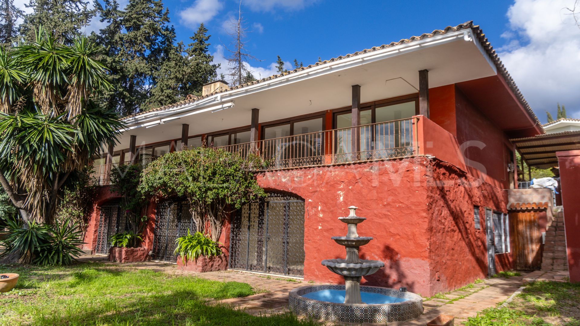 5 bedrooms villa for sale in Marbella Golden Mile