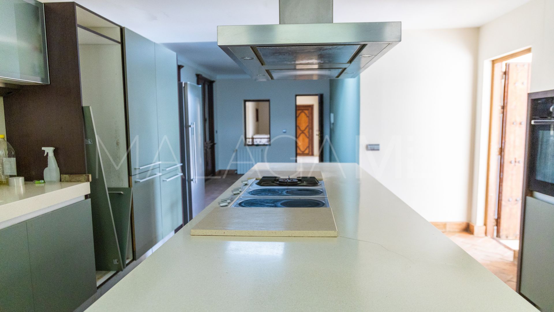 5 bedrooms villa for sale in Marbella Golden Mile