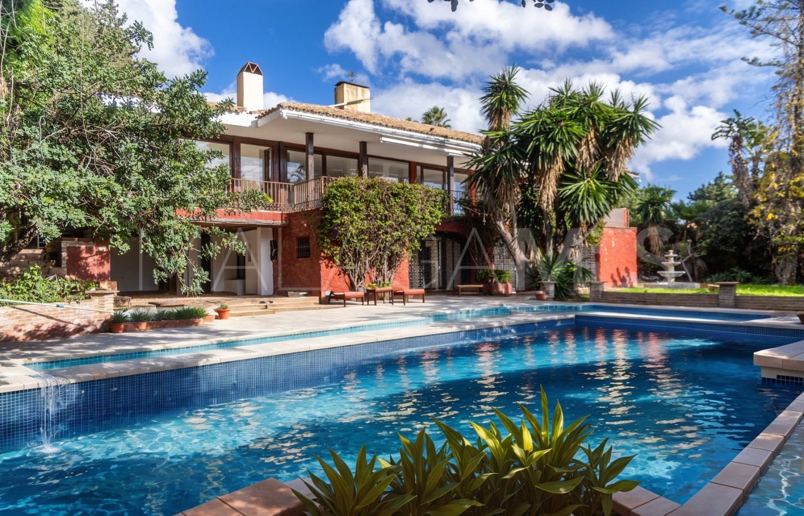 5 bedrooms villa for sale in Marbella Golden Mile