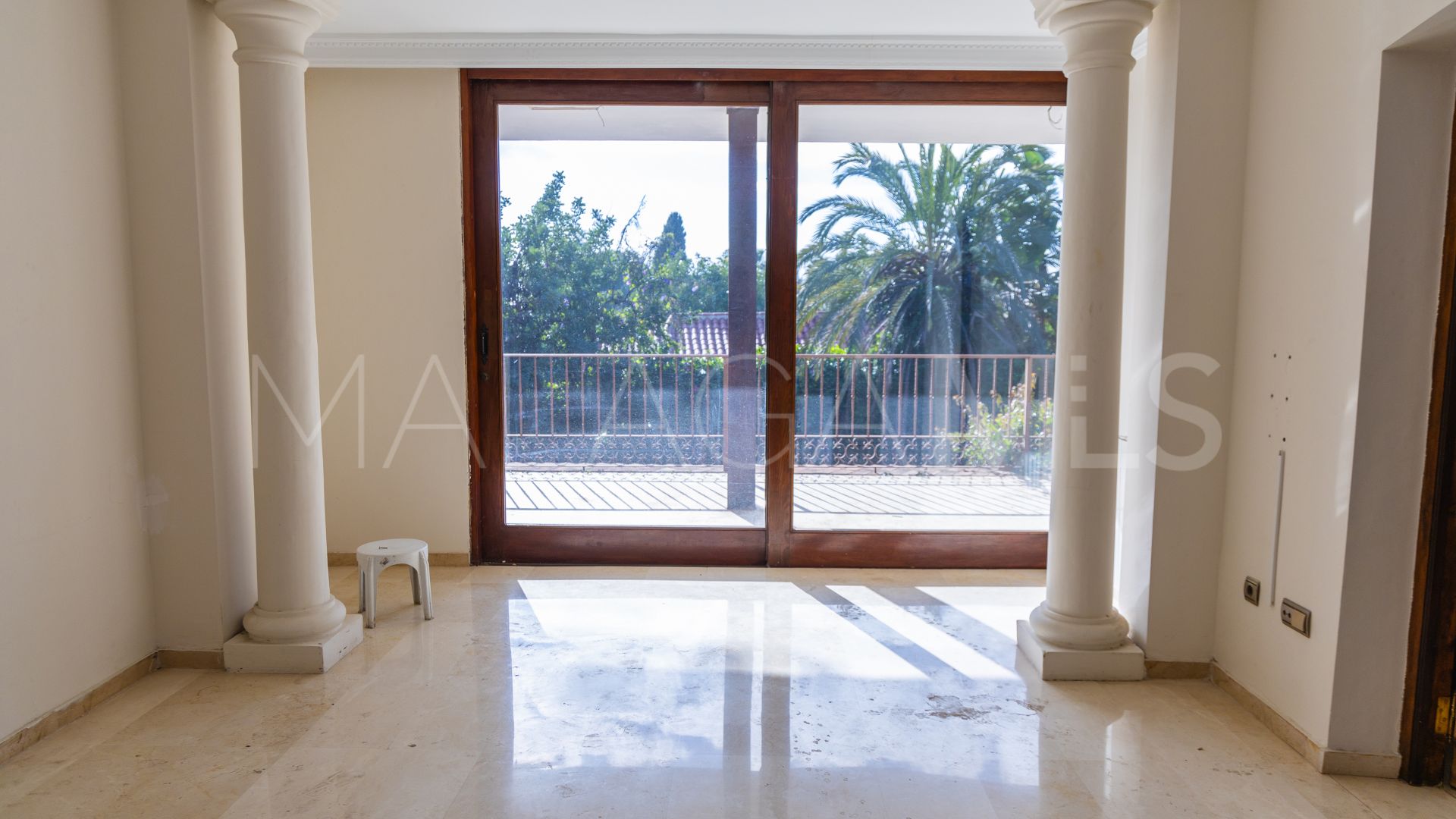 5 bedrooms villa for sale in Marbella Golden Mile